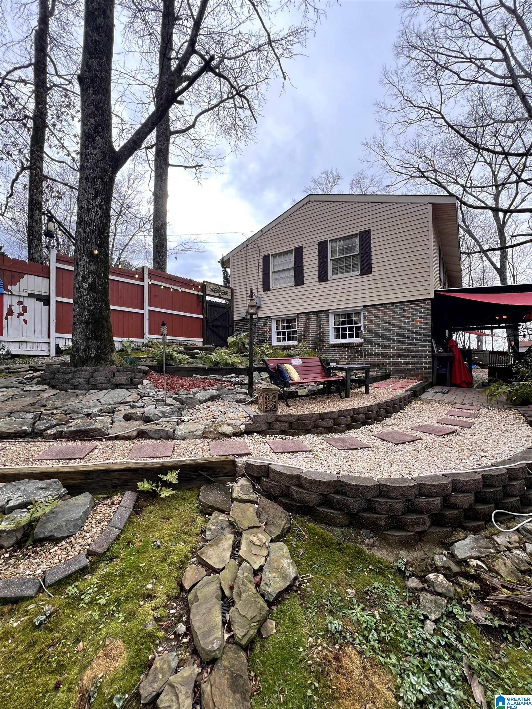 2237 LISA ANN DRIVE SE