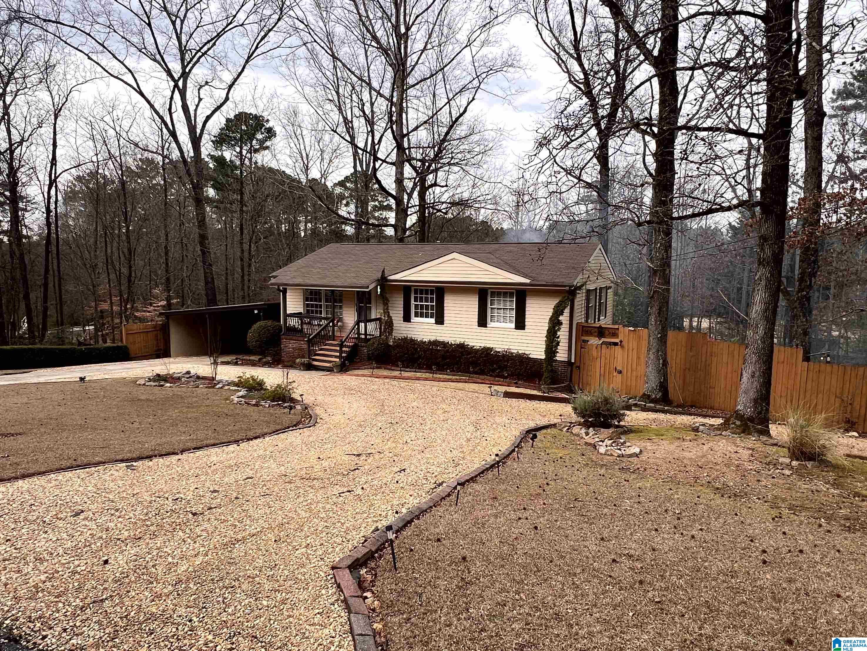 2237 LISA ANN DRIVE SE