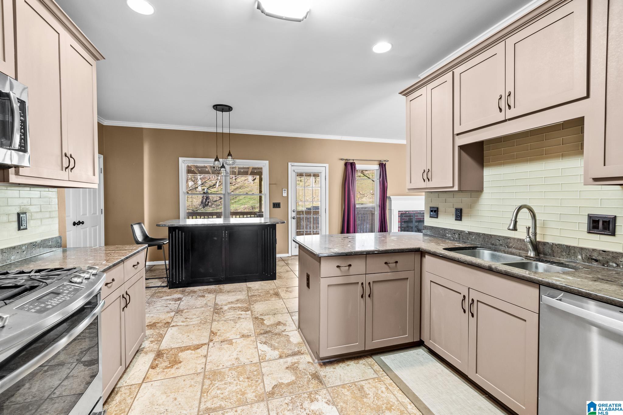 1510 OAK PARK DRIVE