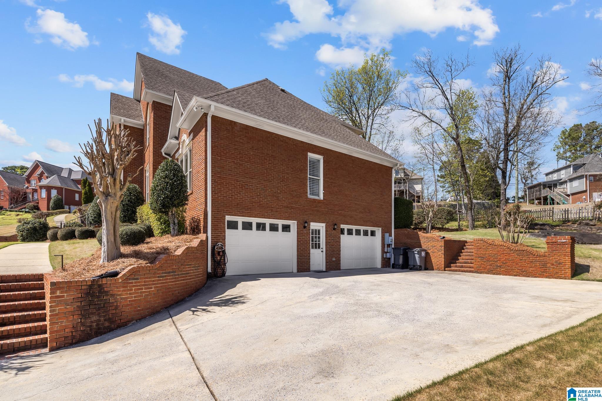 6112 RUSHING PARC LANE