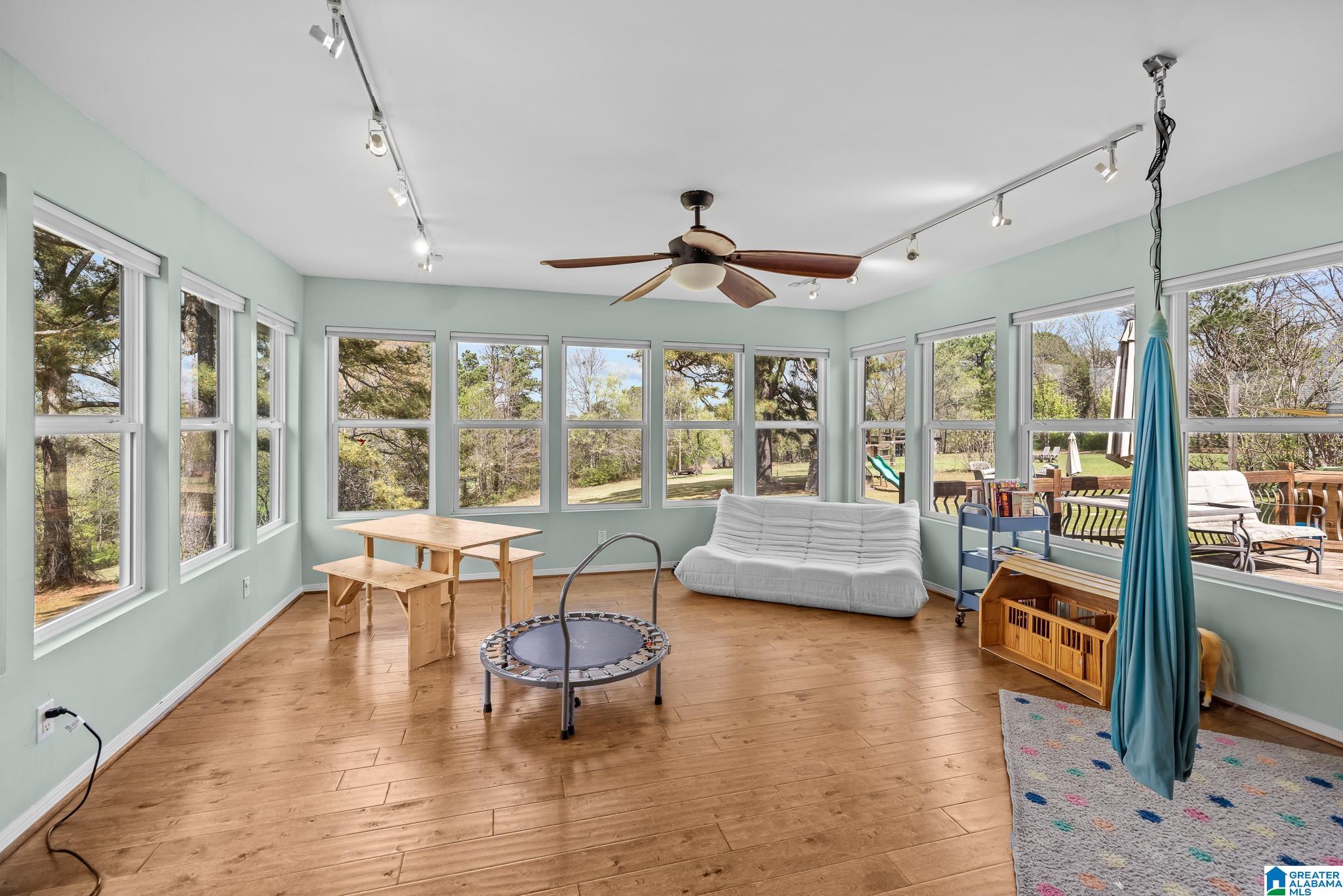 7380 MORRIS LANE
