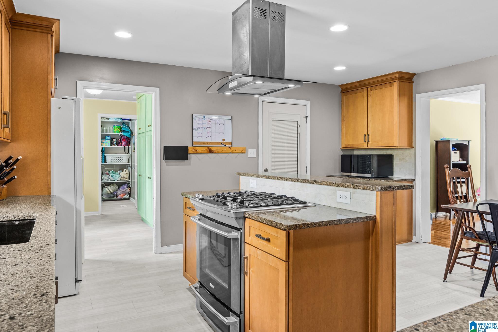 7380 MORRIS LANE