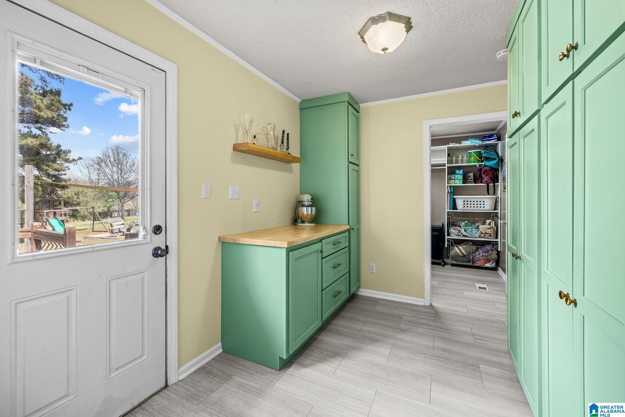 7380 MORRIS LANE