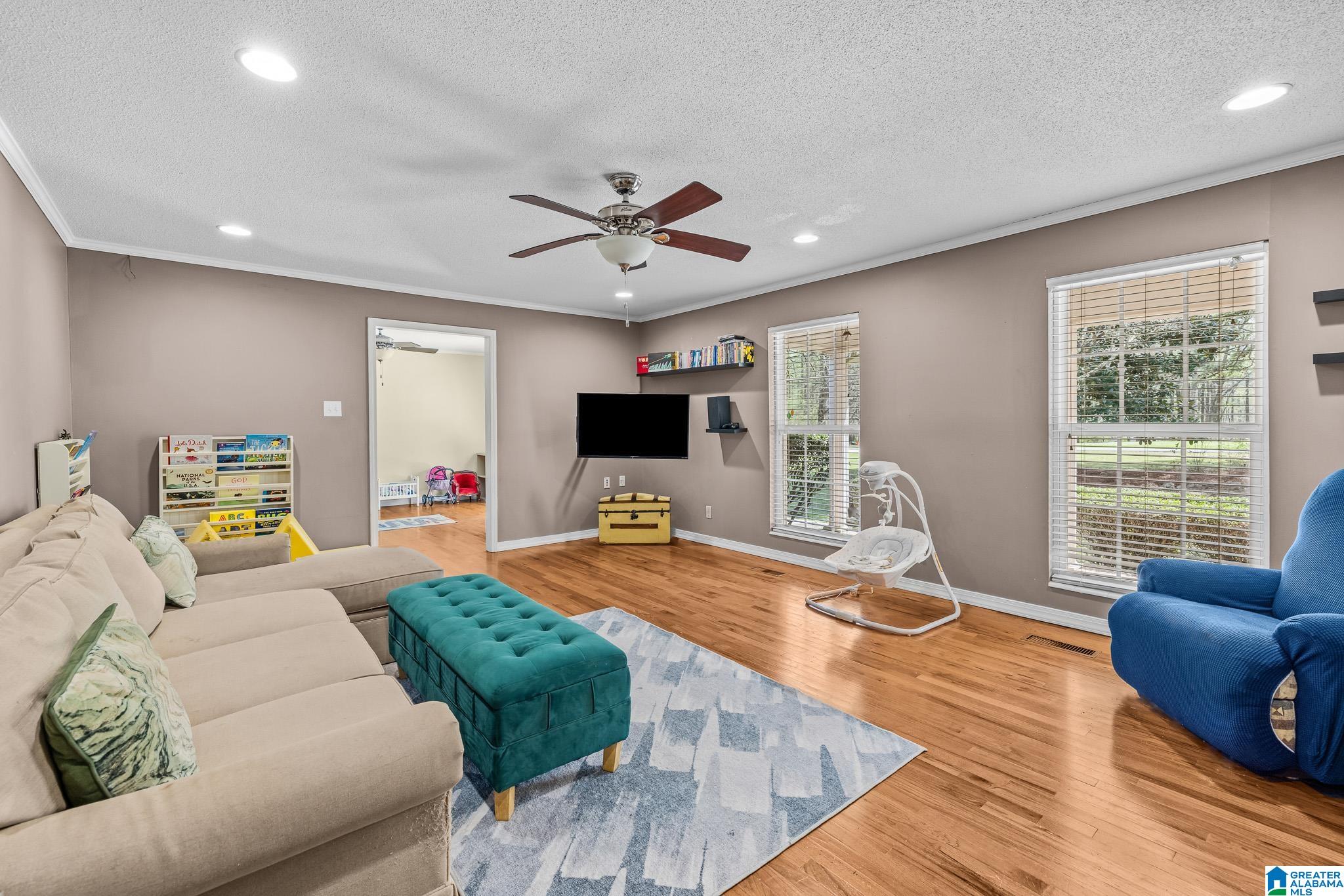 7380 MORRIS LANE