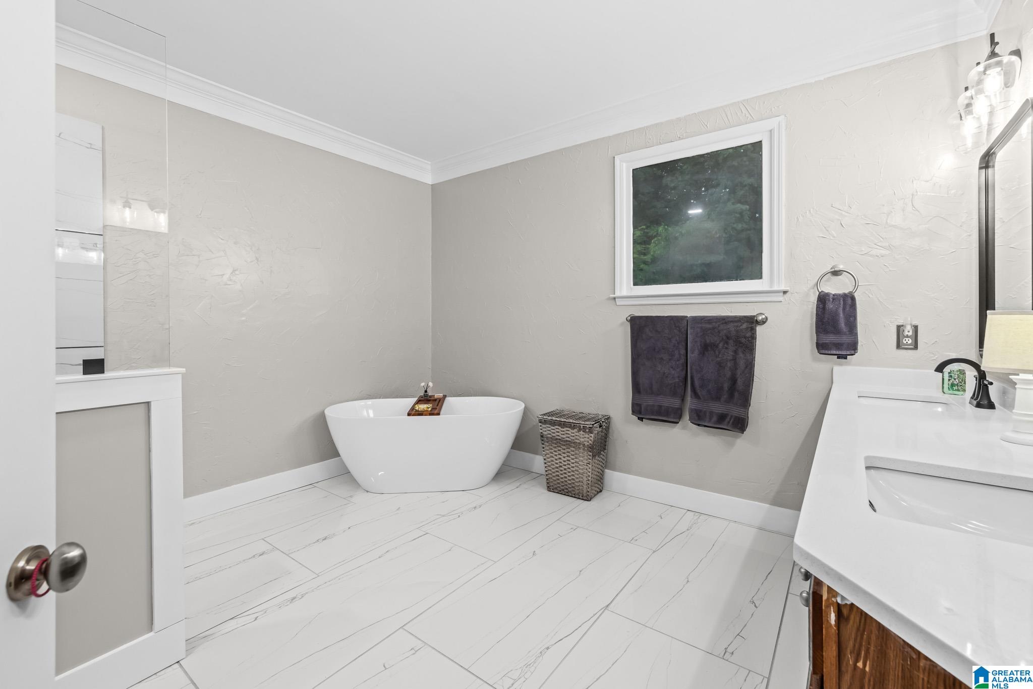 504 HILLOCK TRACE