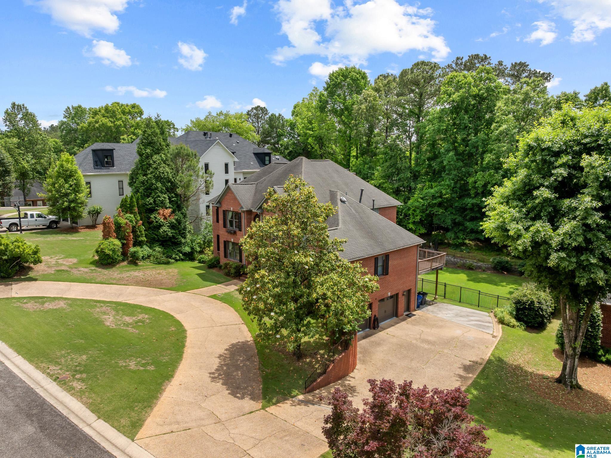 504 HILLOCK TRACE