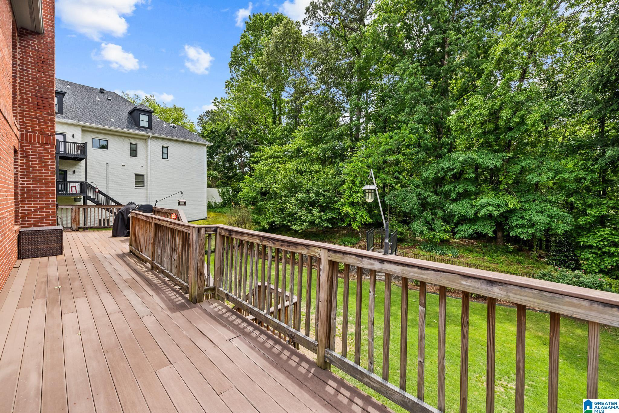 504 HILLOCK TRACE