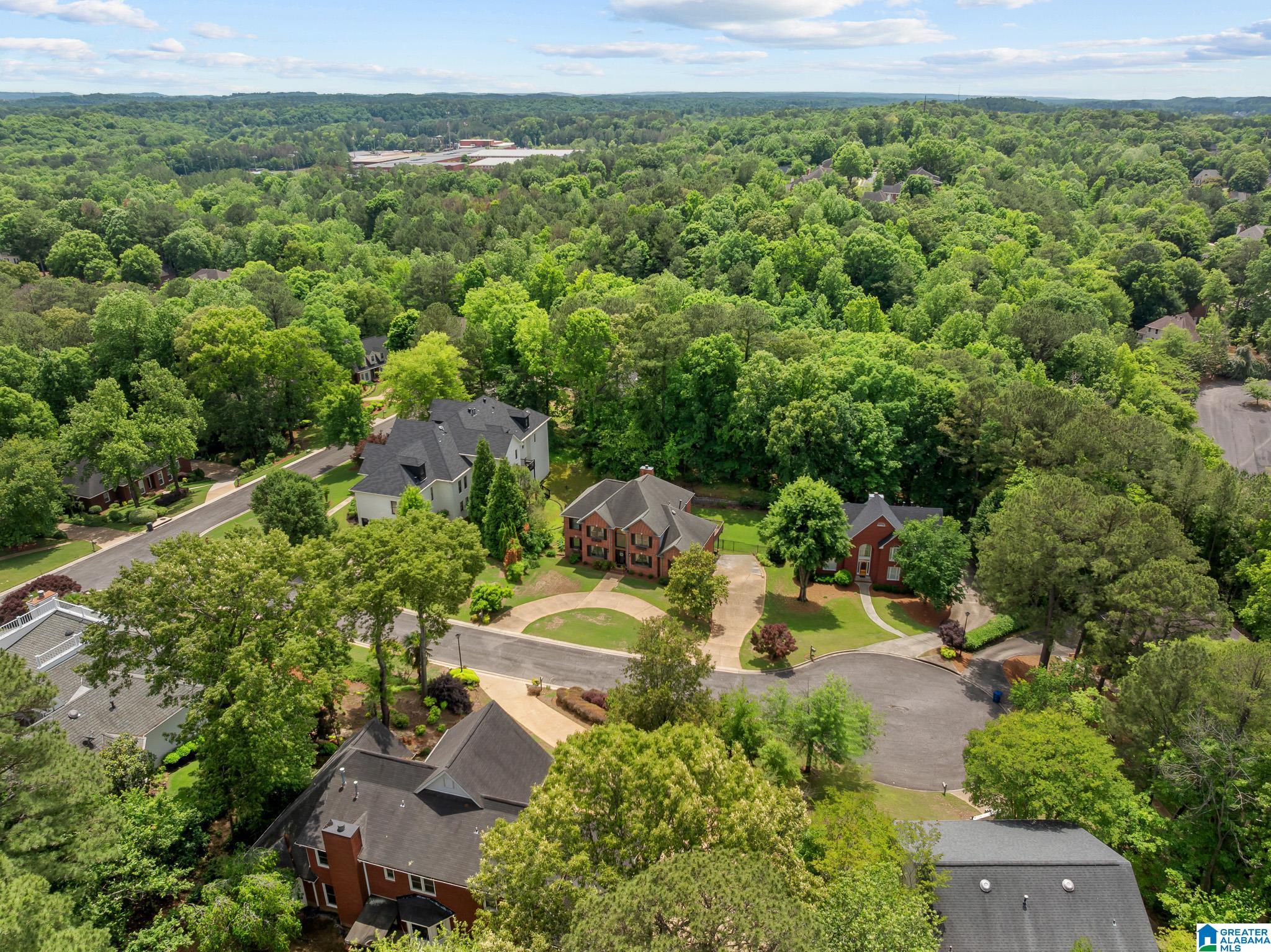 504 HILLOCK TRACE