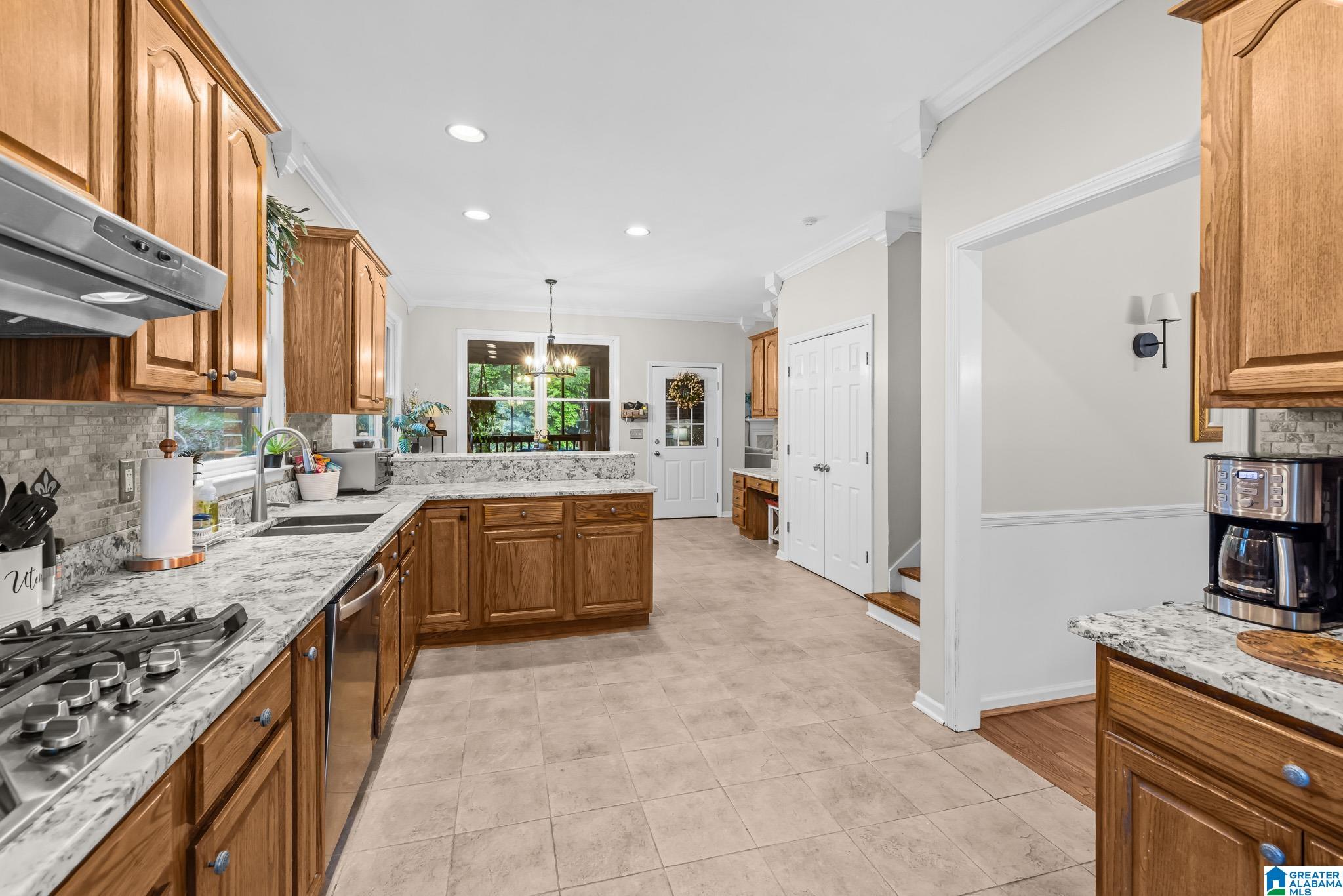 504 HILLOCK TRACE