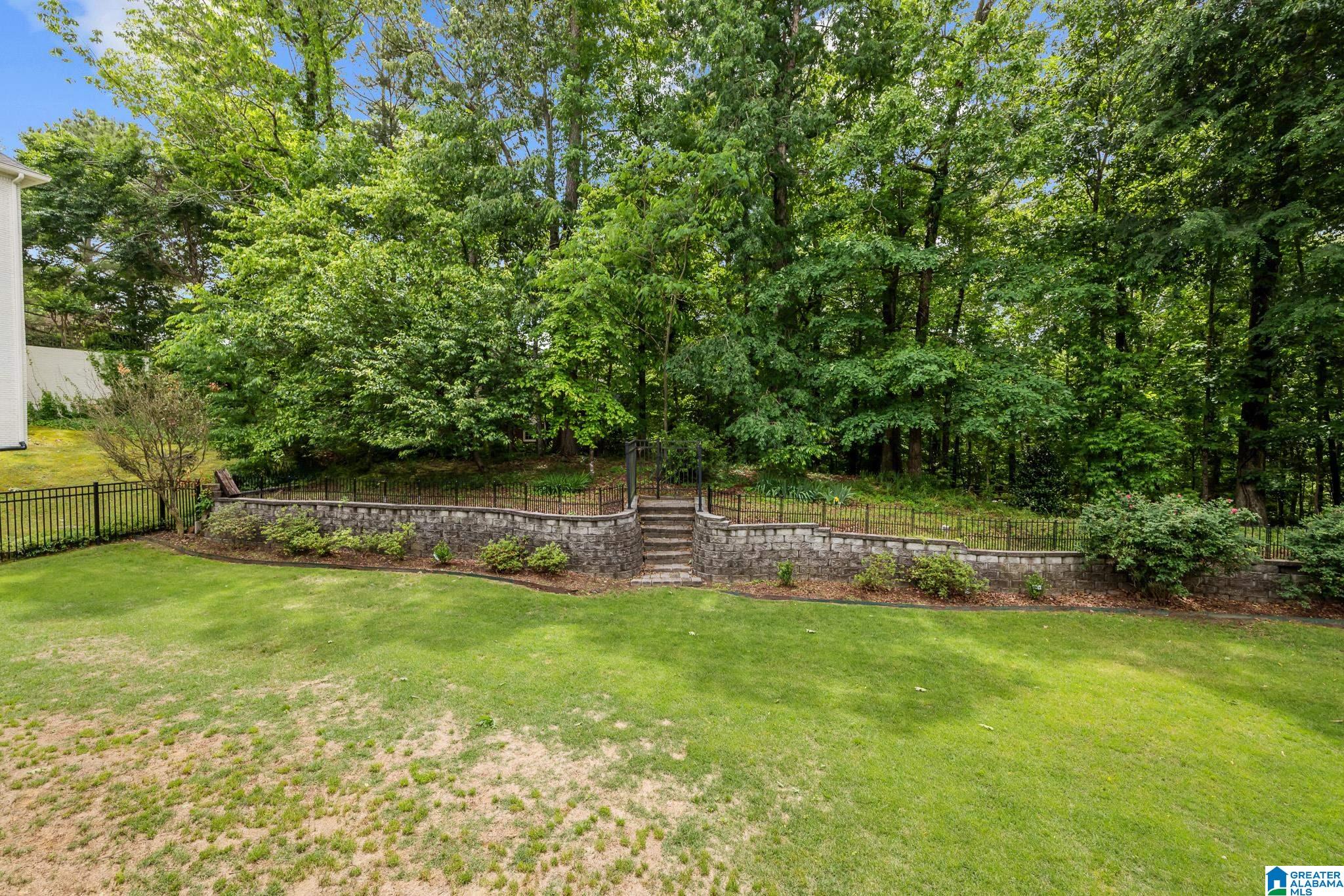 504 HILLOCK TRACE
