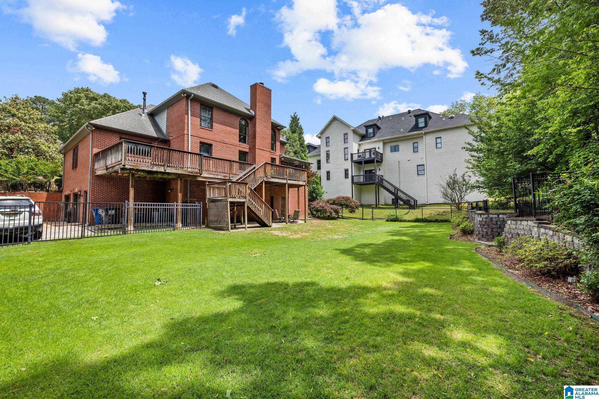 504 HILLOCK TRACE