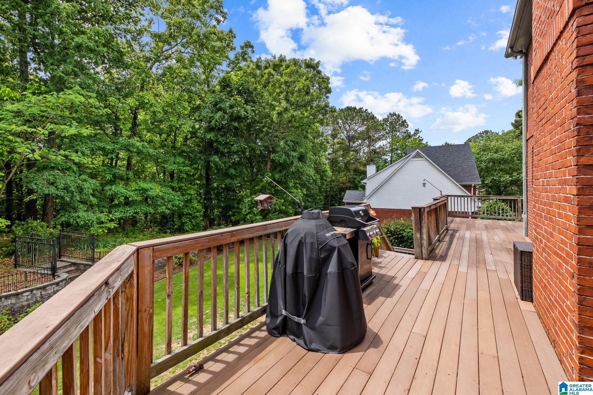 504 HILLOCK TRACE