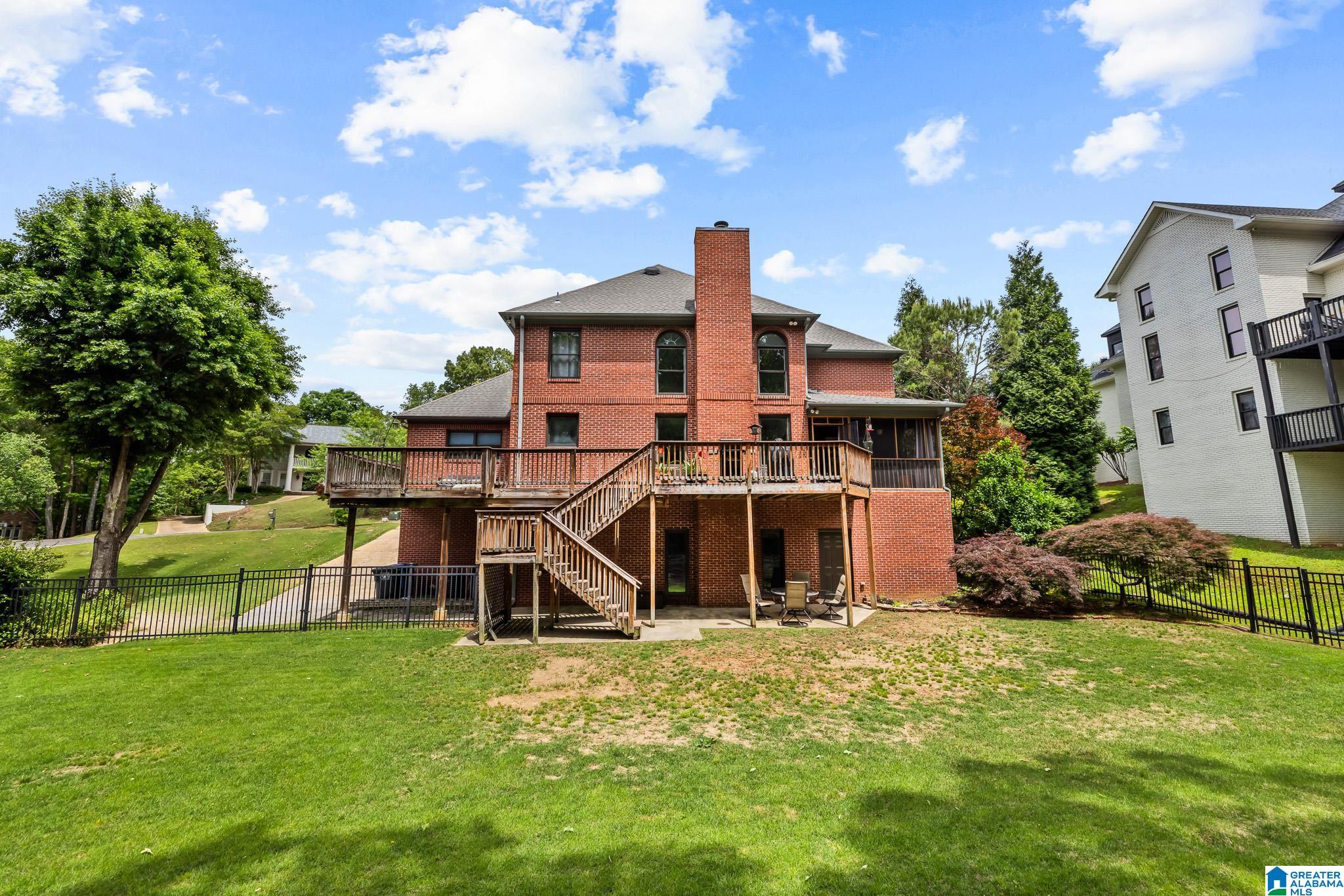 504 HILLOCK TRACE