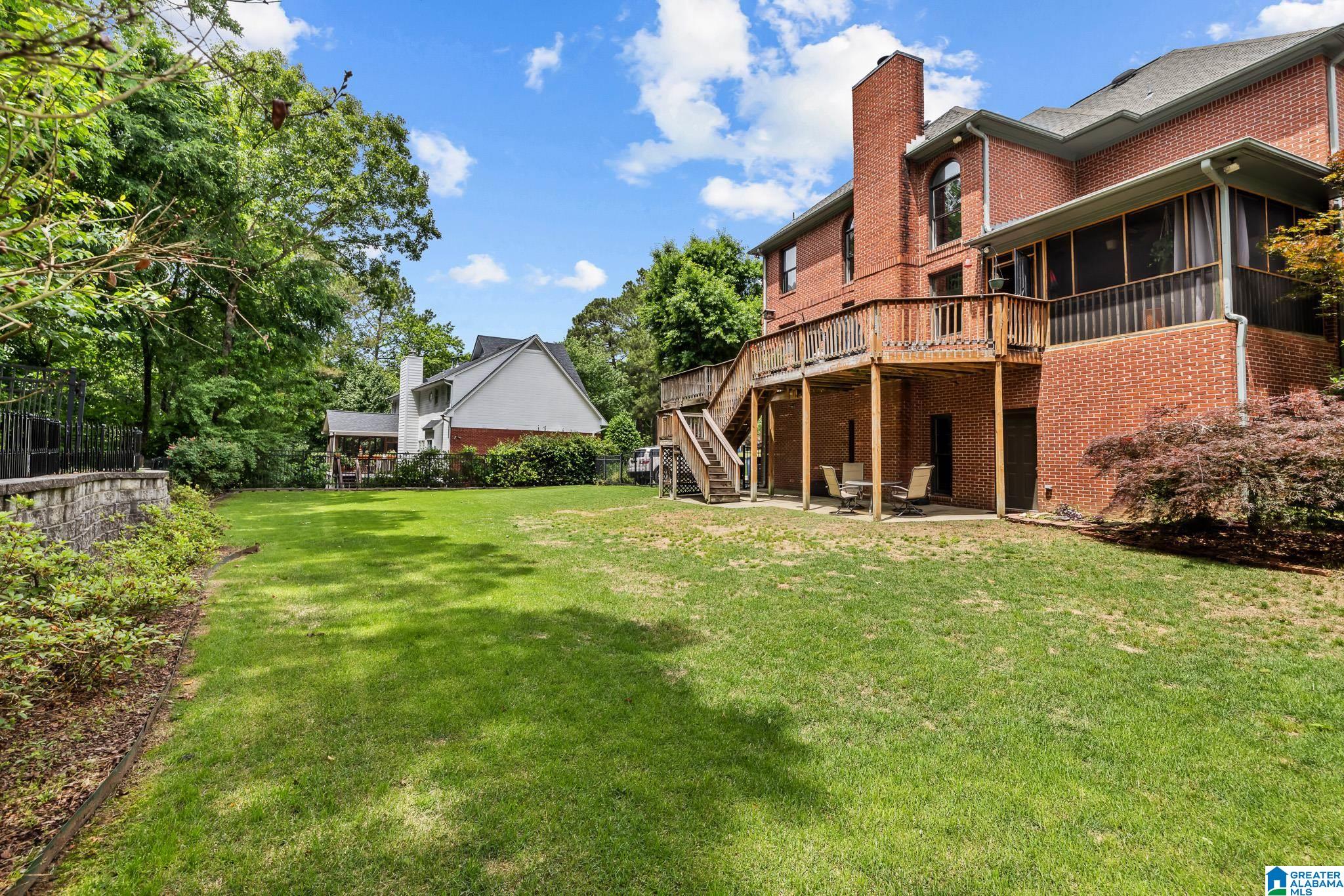 504 HILLOCK TRACE