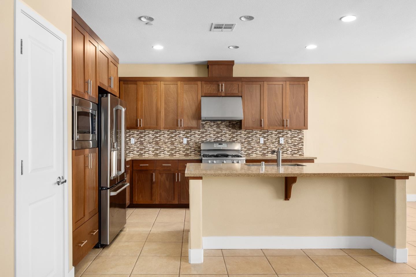 9881 Rancho Hills Drive