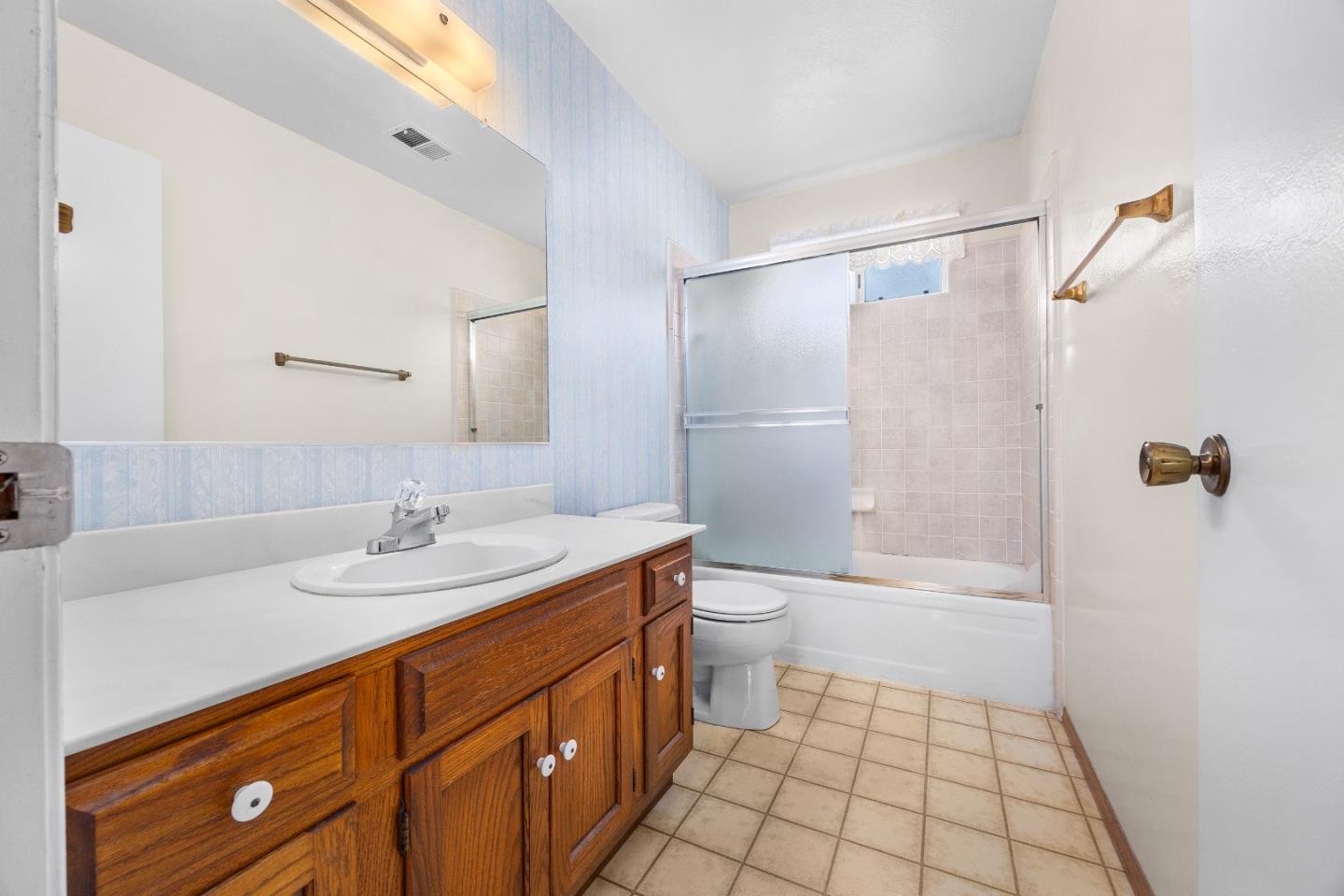 459 Vivienne Drive