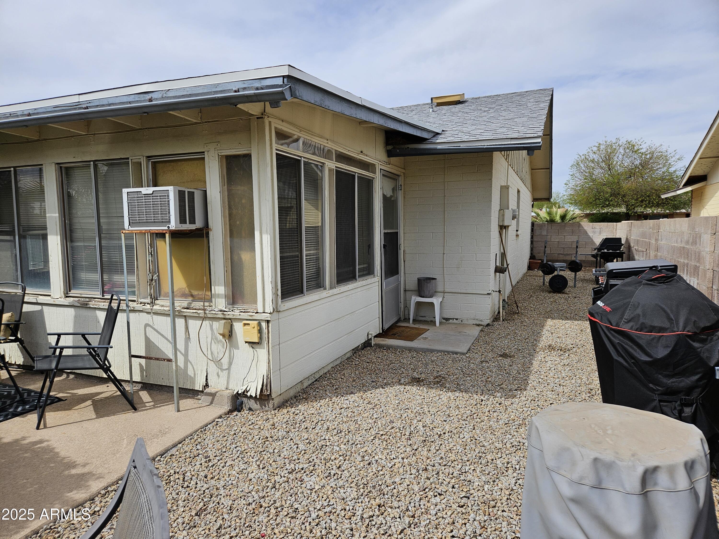 1527 E BELL DE MAR Drive