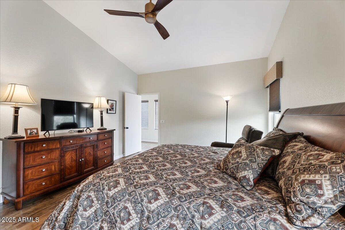 3025 E KERRY Lane