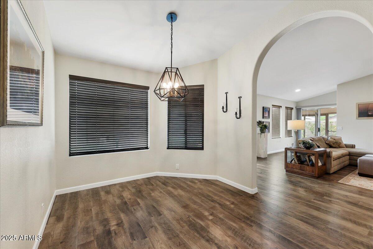 3025 E KERRY Lane