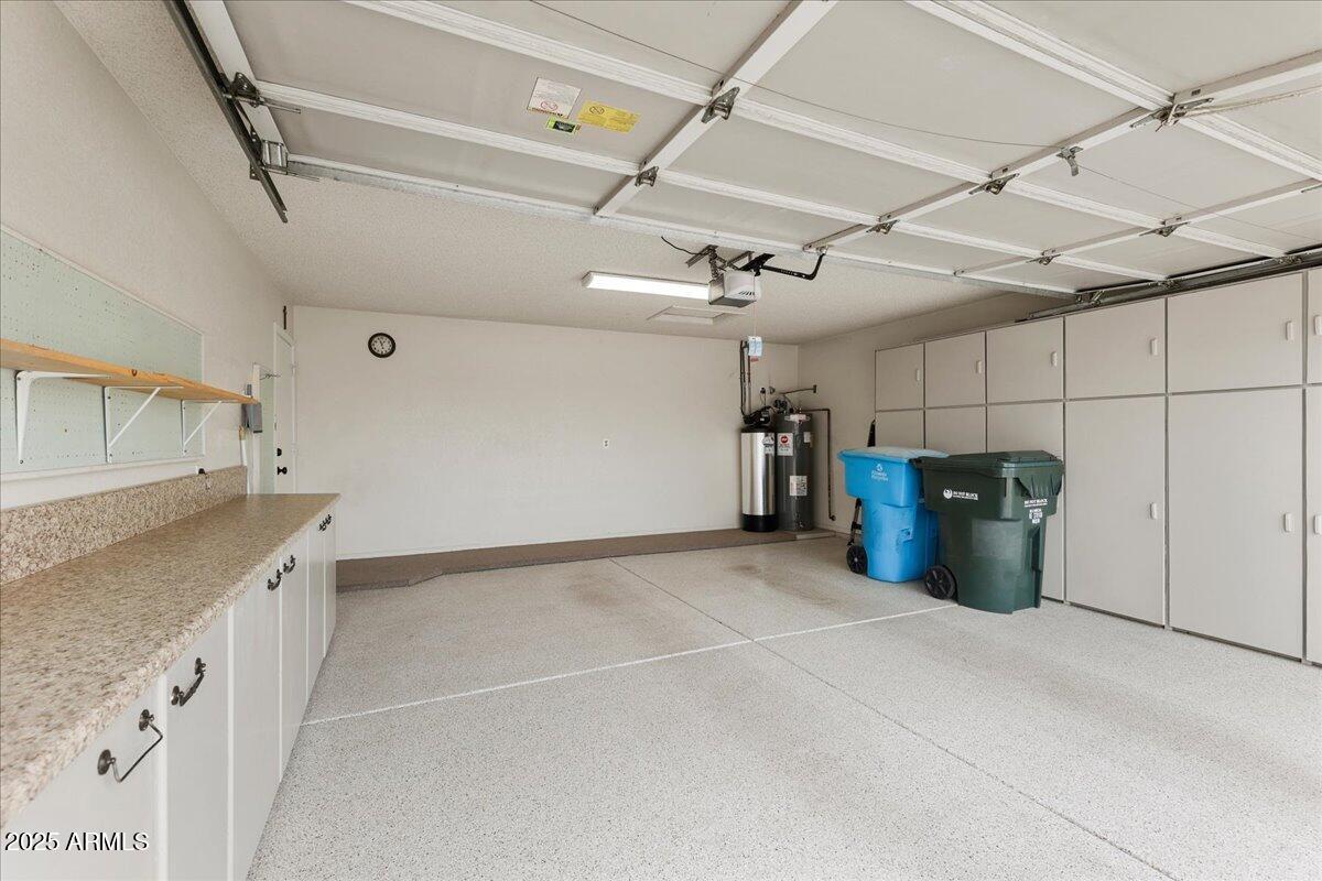 3025 E KERRY Lane
