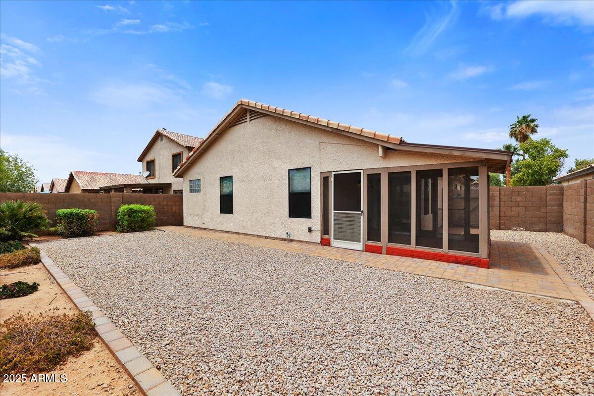3025 E KERRY Lane