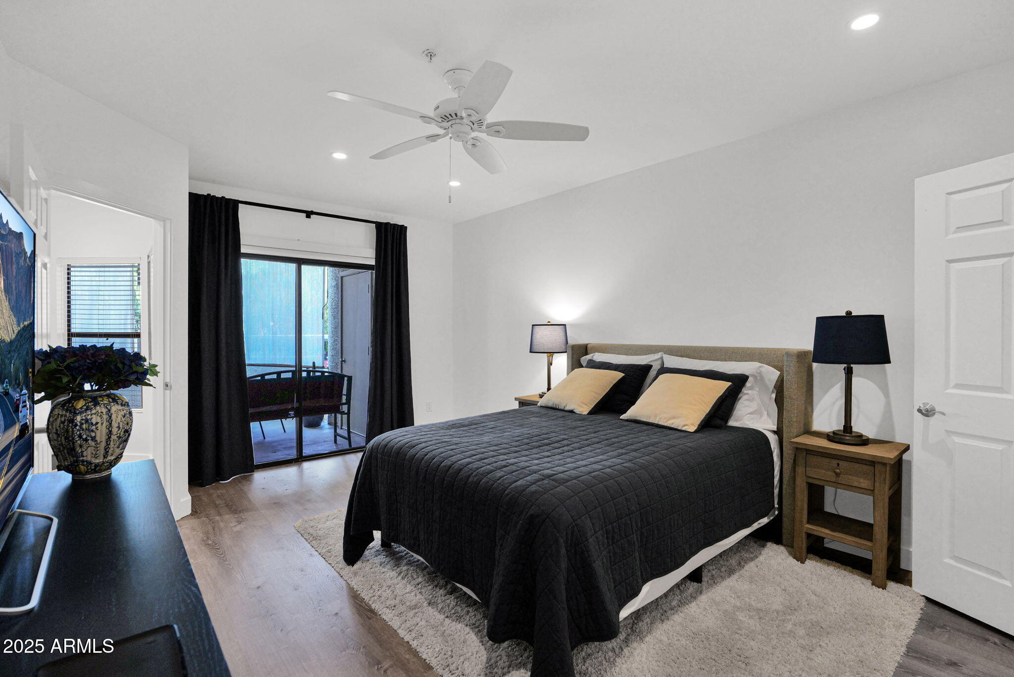 15095 N THOMPSON PEAK Parkway, 1050