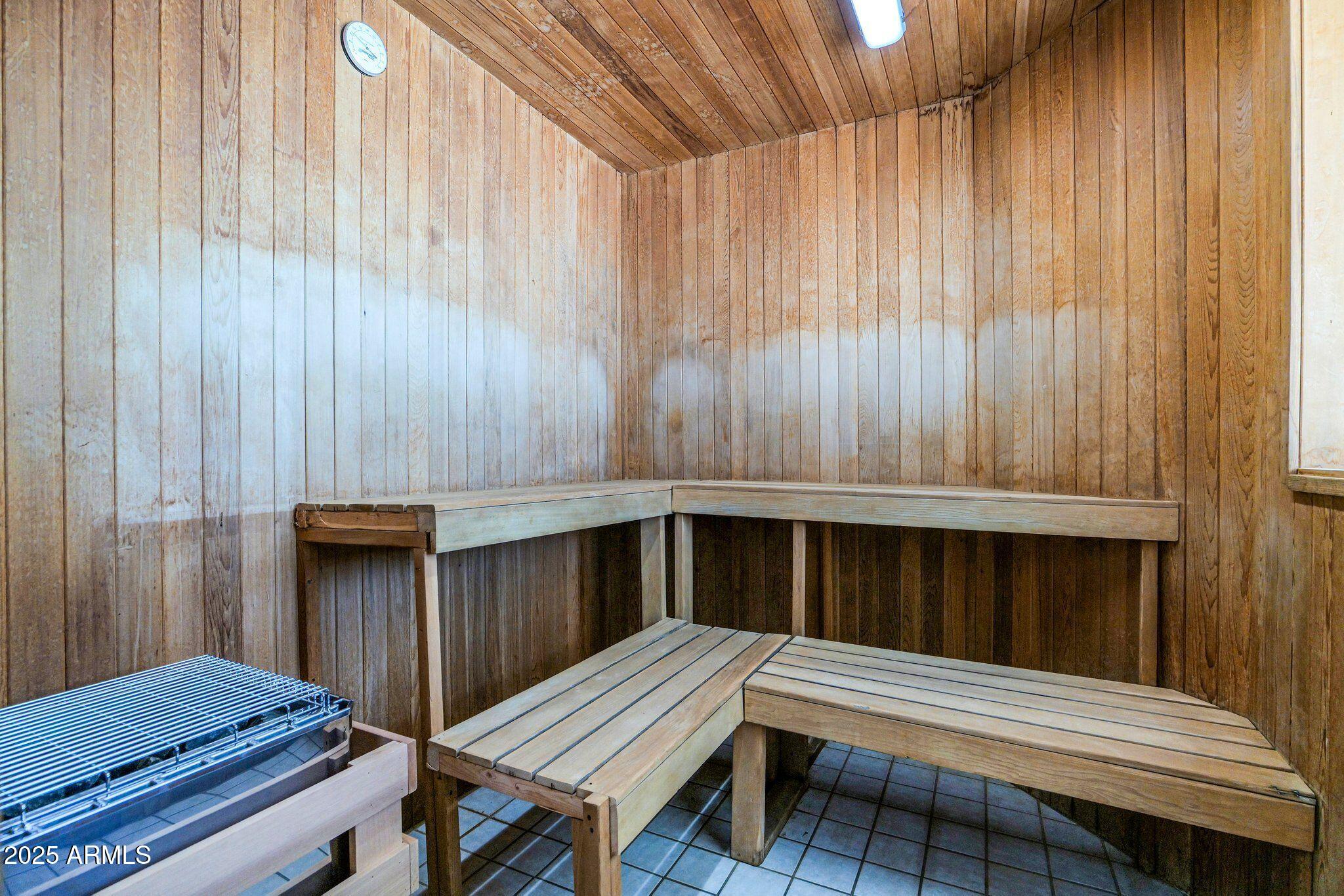 15095 N THOMPSON PEAK Parkway, 1050