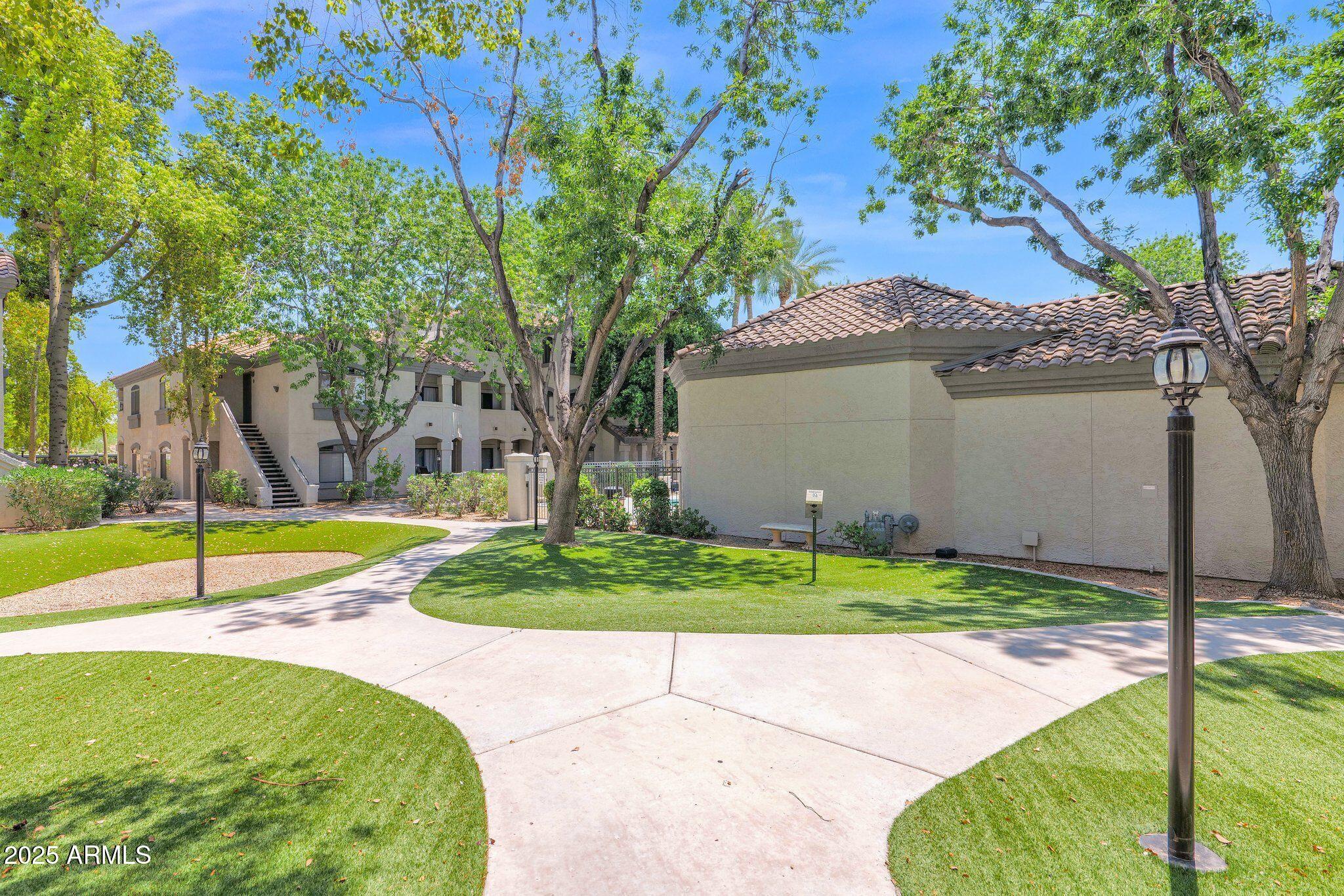 15095 N THOMPSON PEAK Parkway, 1050