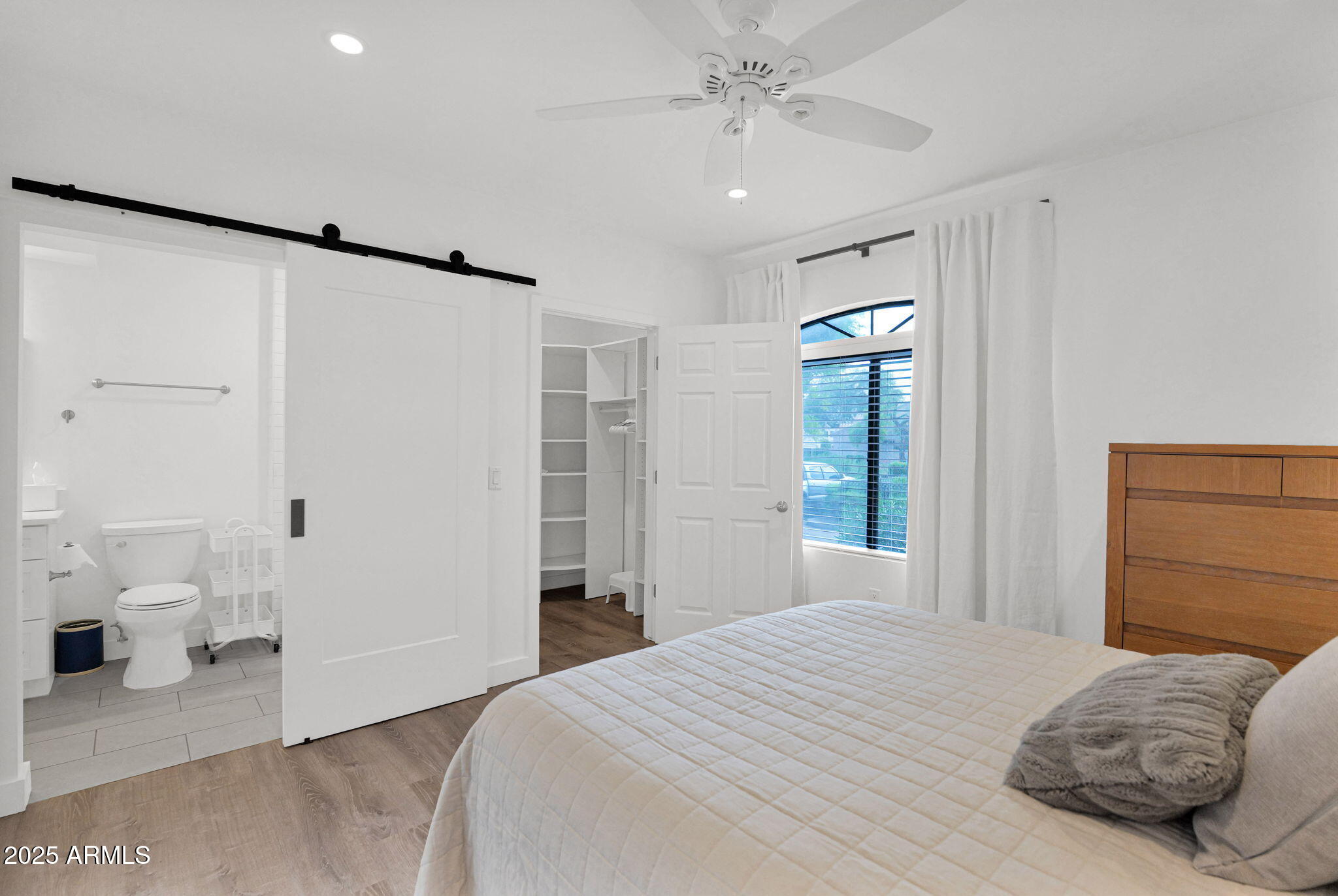 15095 N THOMPSON PEAK Parkway, 1050