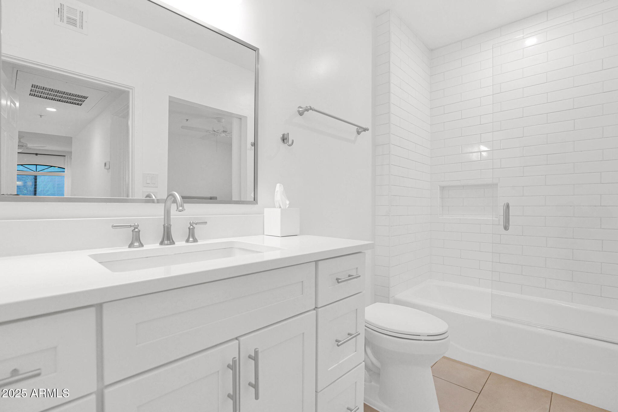 15095 N THOMPSON PEAK Parkway, 1050