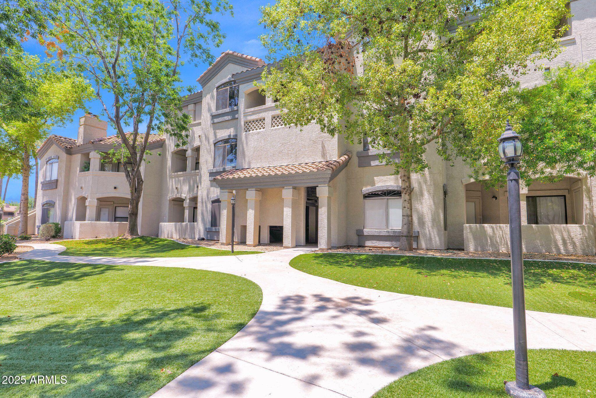 15095 N THOMPSON PEAK Parkway, 1050