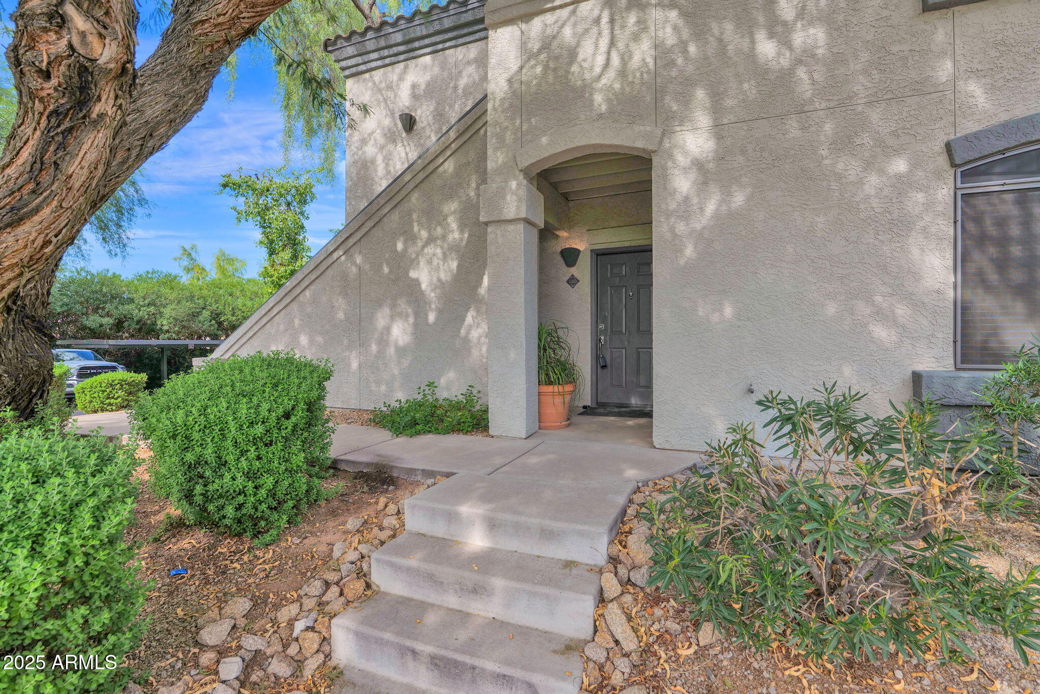 15095 N THOMPSON PEAK Parkway, 1050