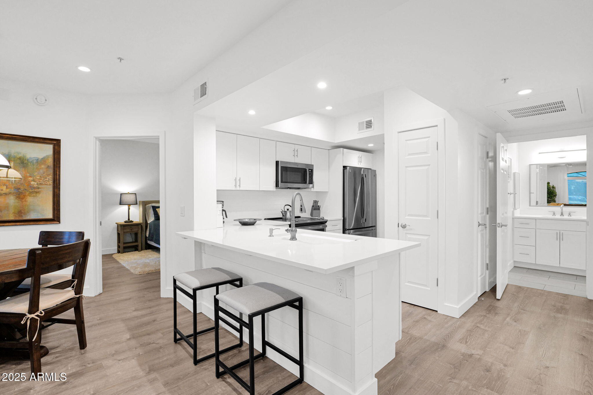 15095 N THOMPSON PEAK Parkway, 1050