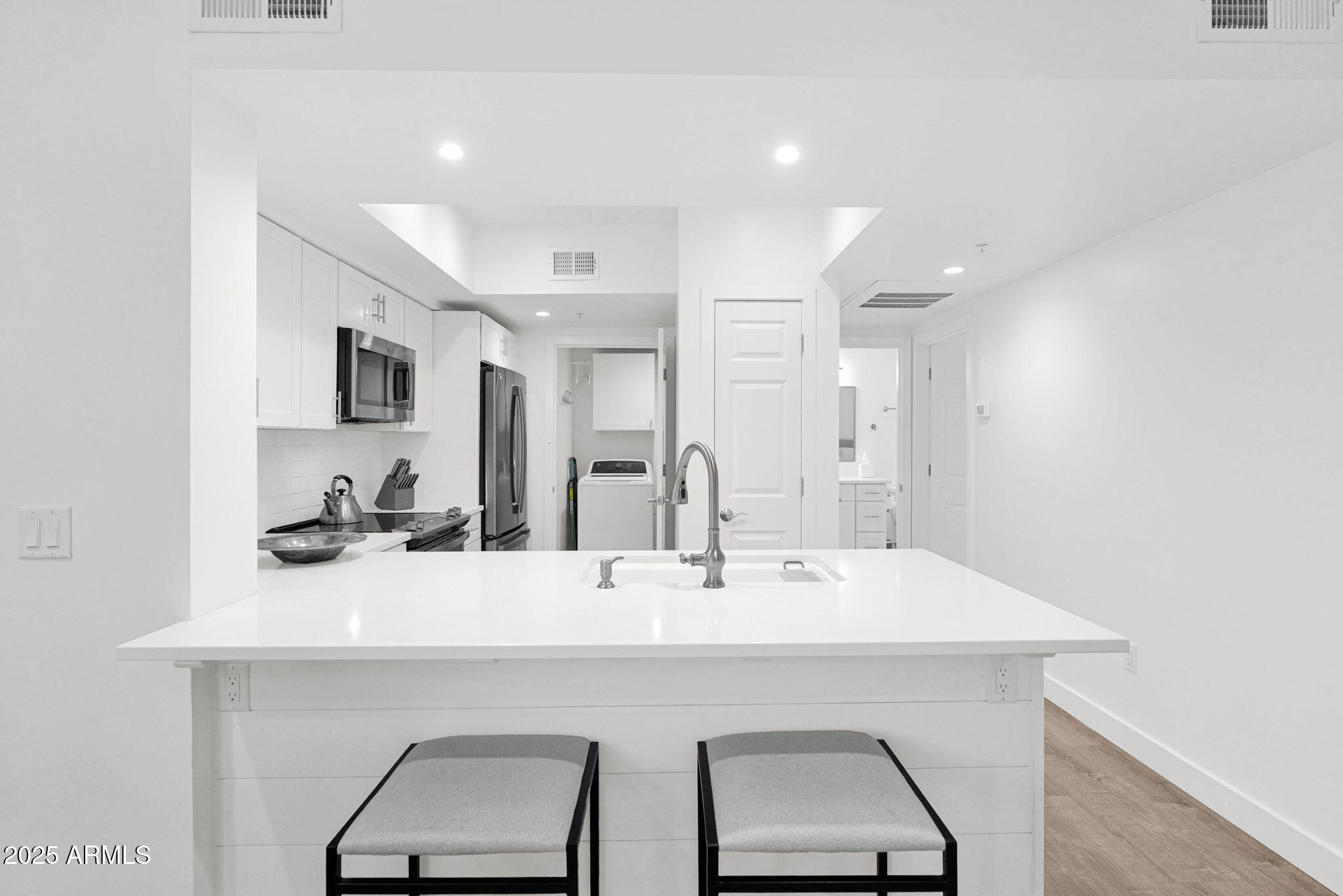 15095 N THOMPSON PEAK Parkway, 1050