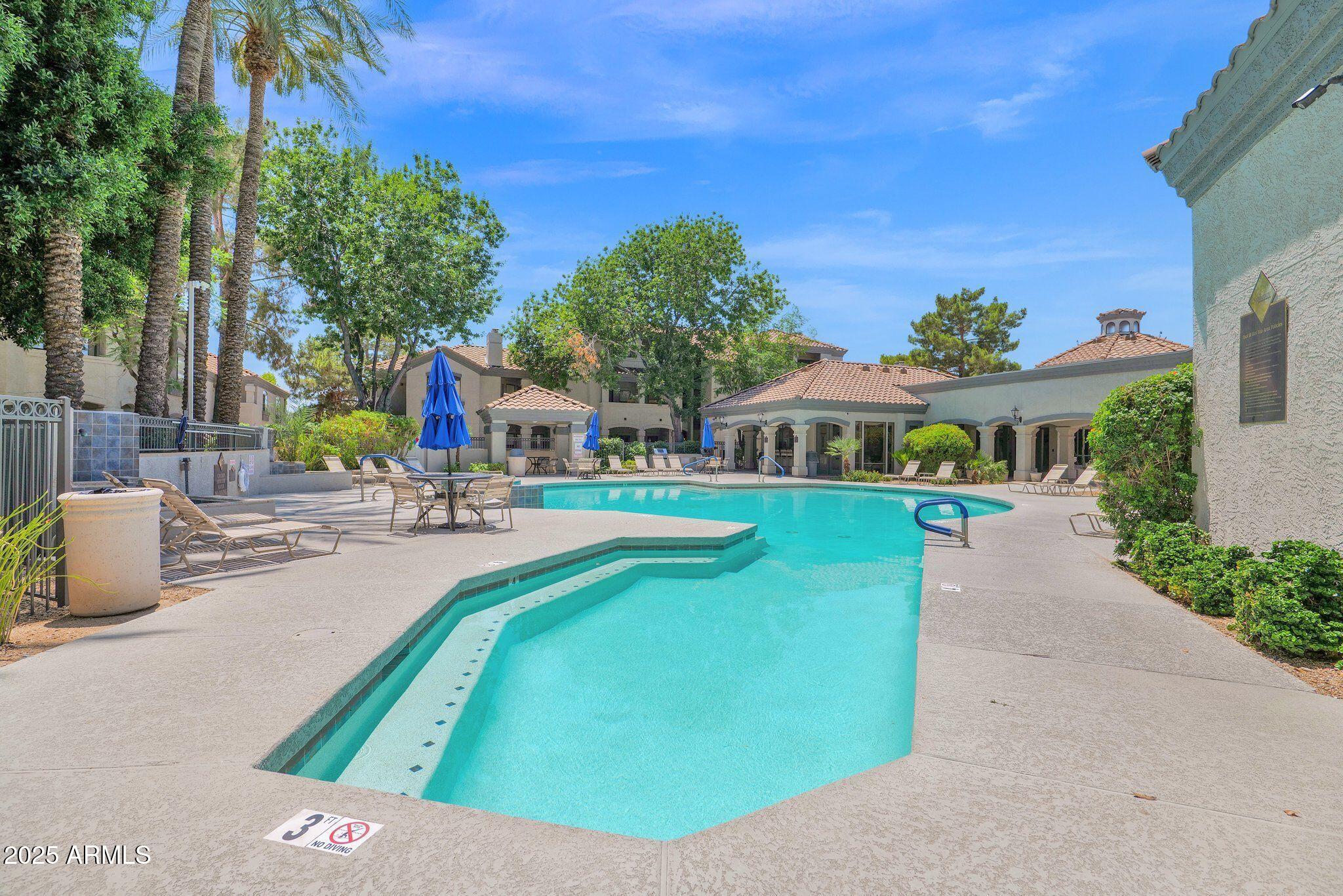 15095 N THOMPSON PEAK Parkway, 1050