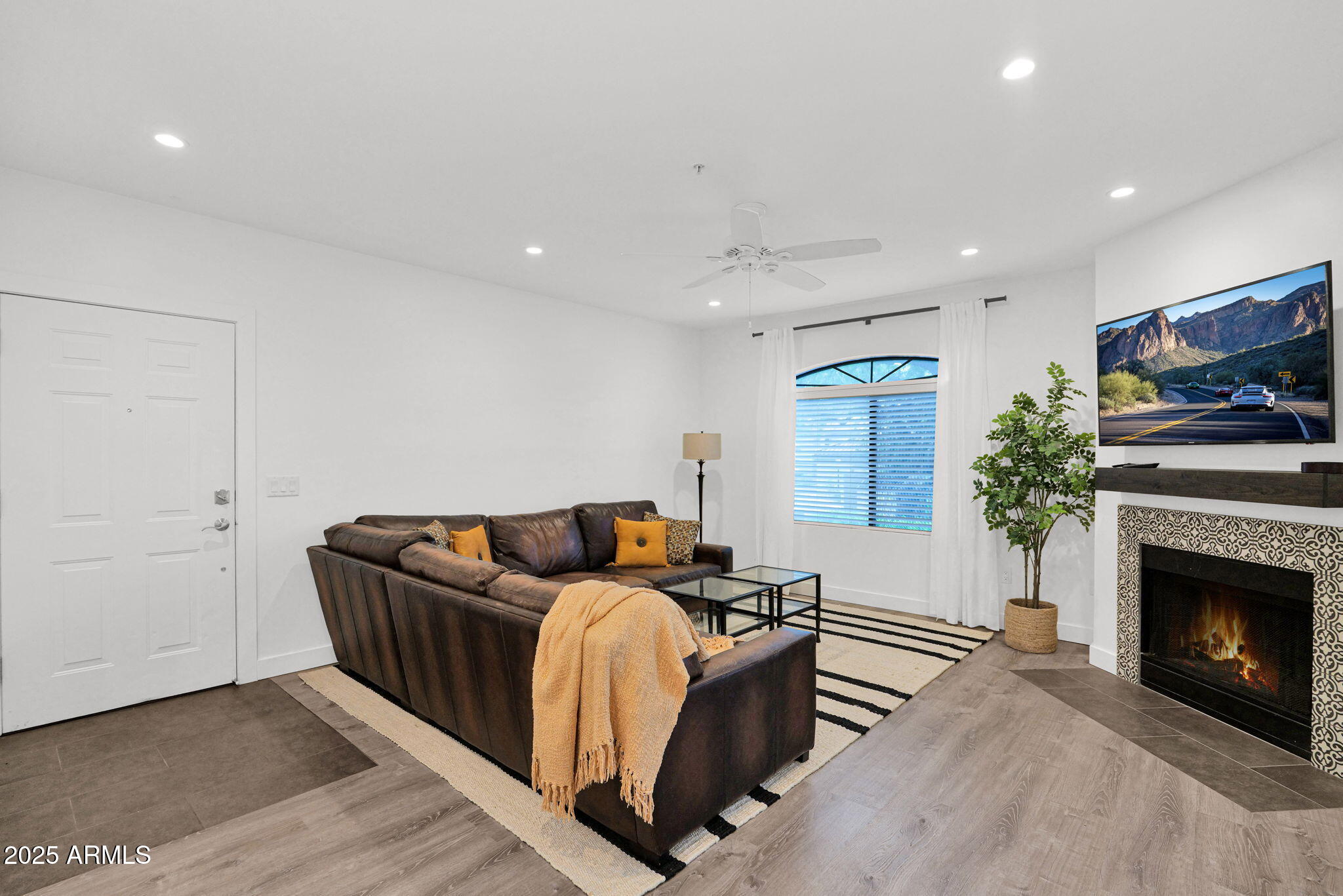 15095 N THOMPSON PEAK Parkway, 1050