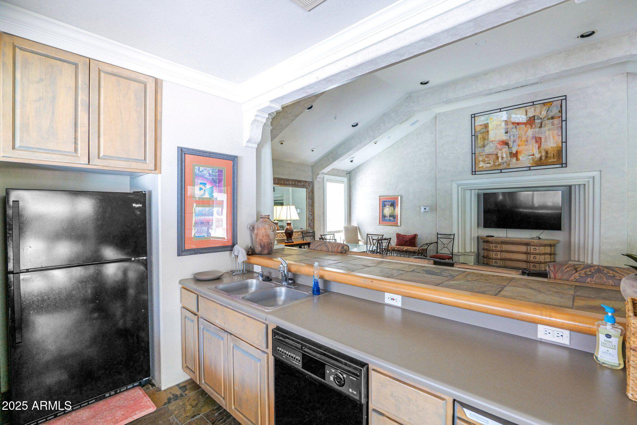 15095 N THOMPSON PEAK Parkway, 1050