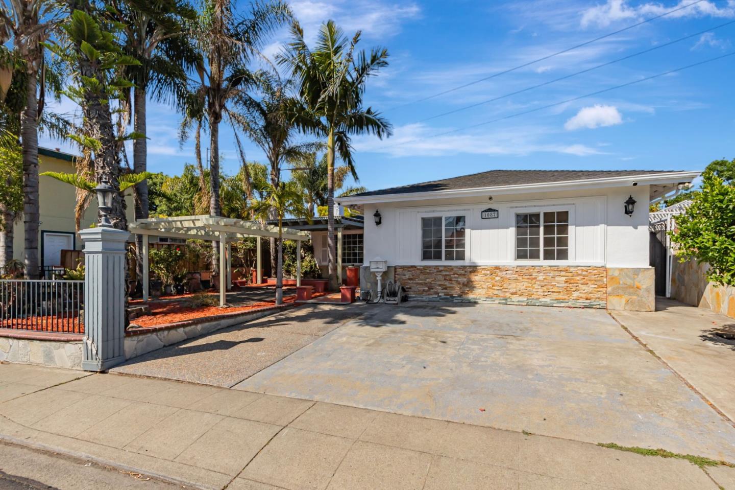 1087 Starlite Drive