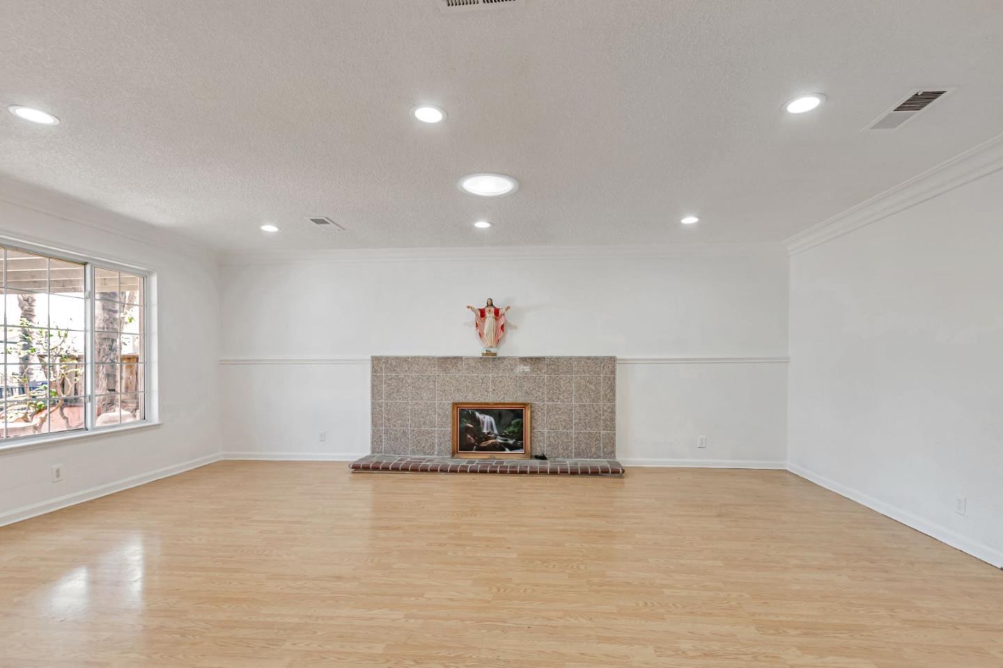 1087 Starlite Drive
