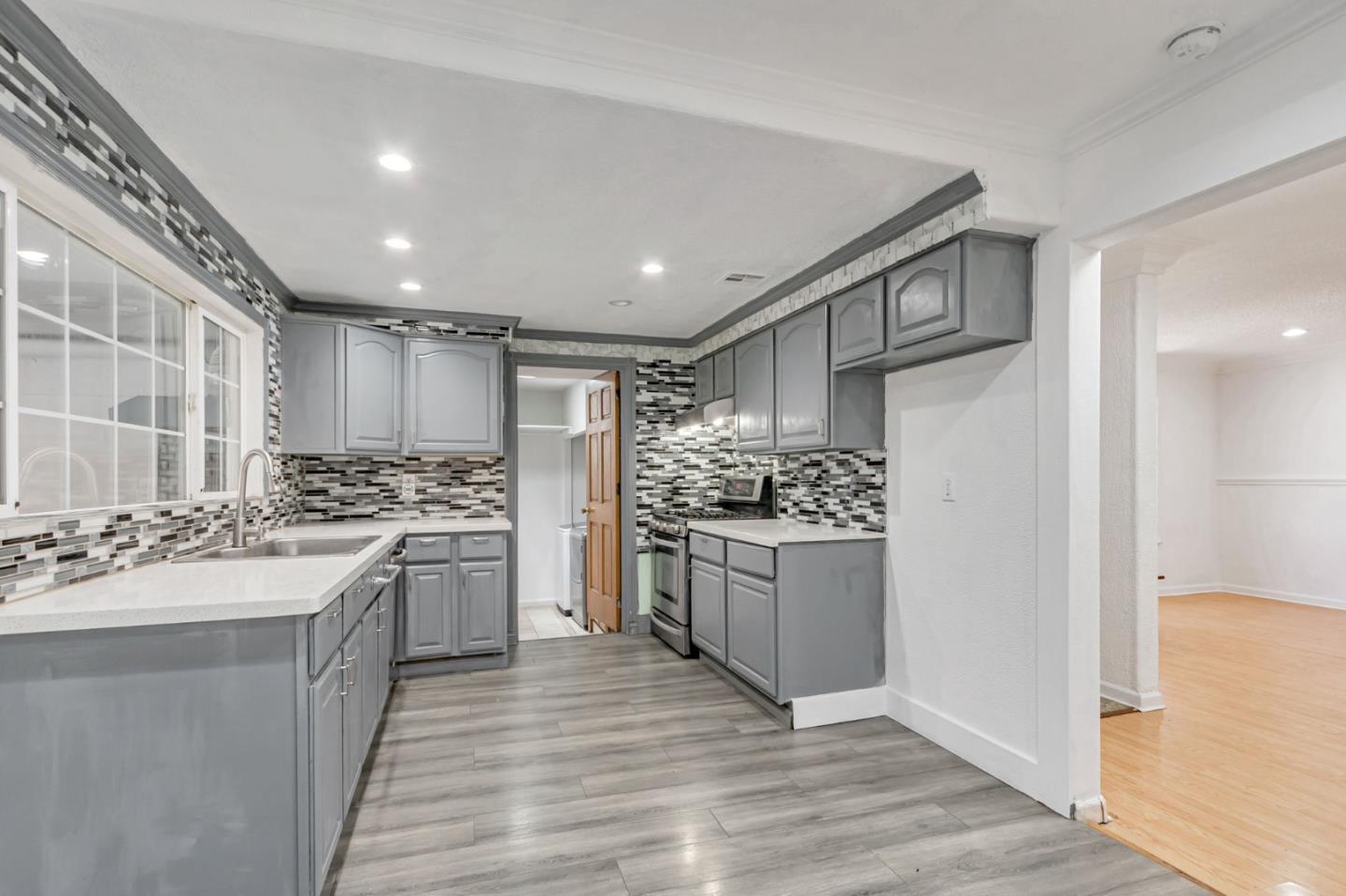 1087 Starlite Drive