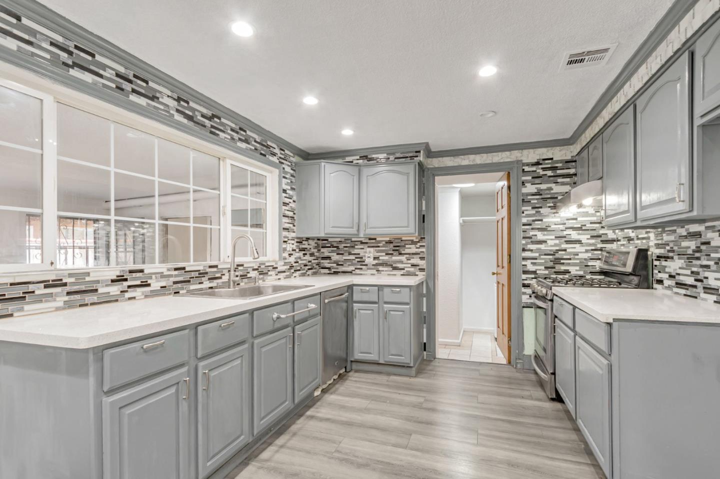 1087 Starlite Drive