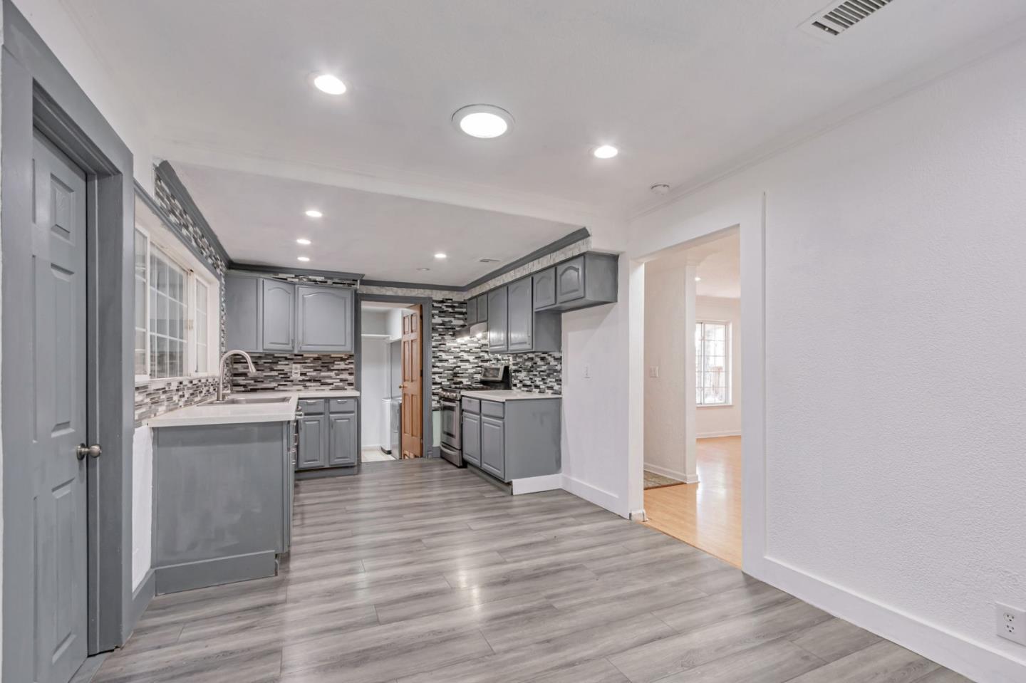 1087 Starlite Drive