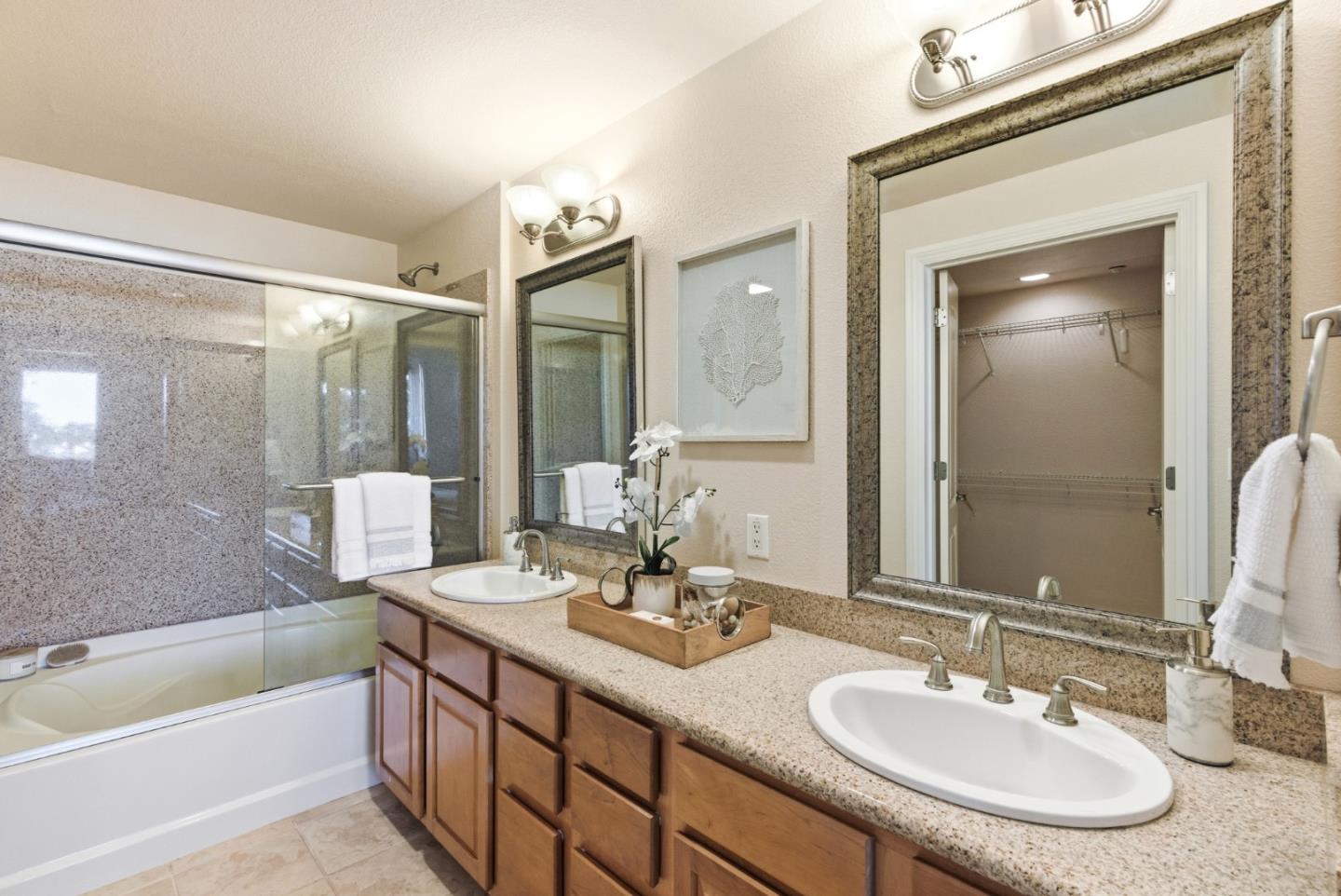 2260 Gellert Boulevard 1102