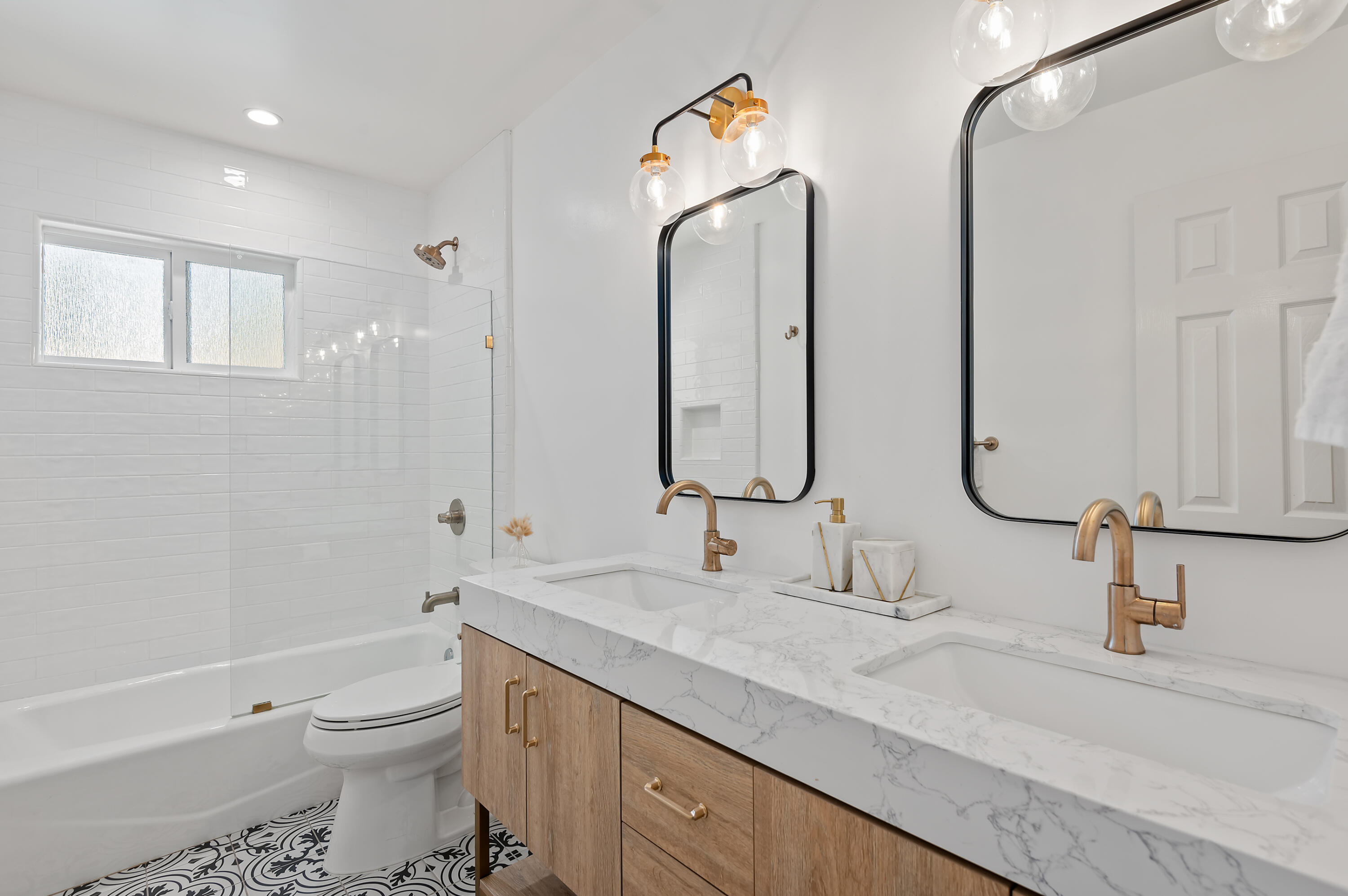 3241 Lucinda Lane