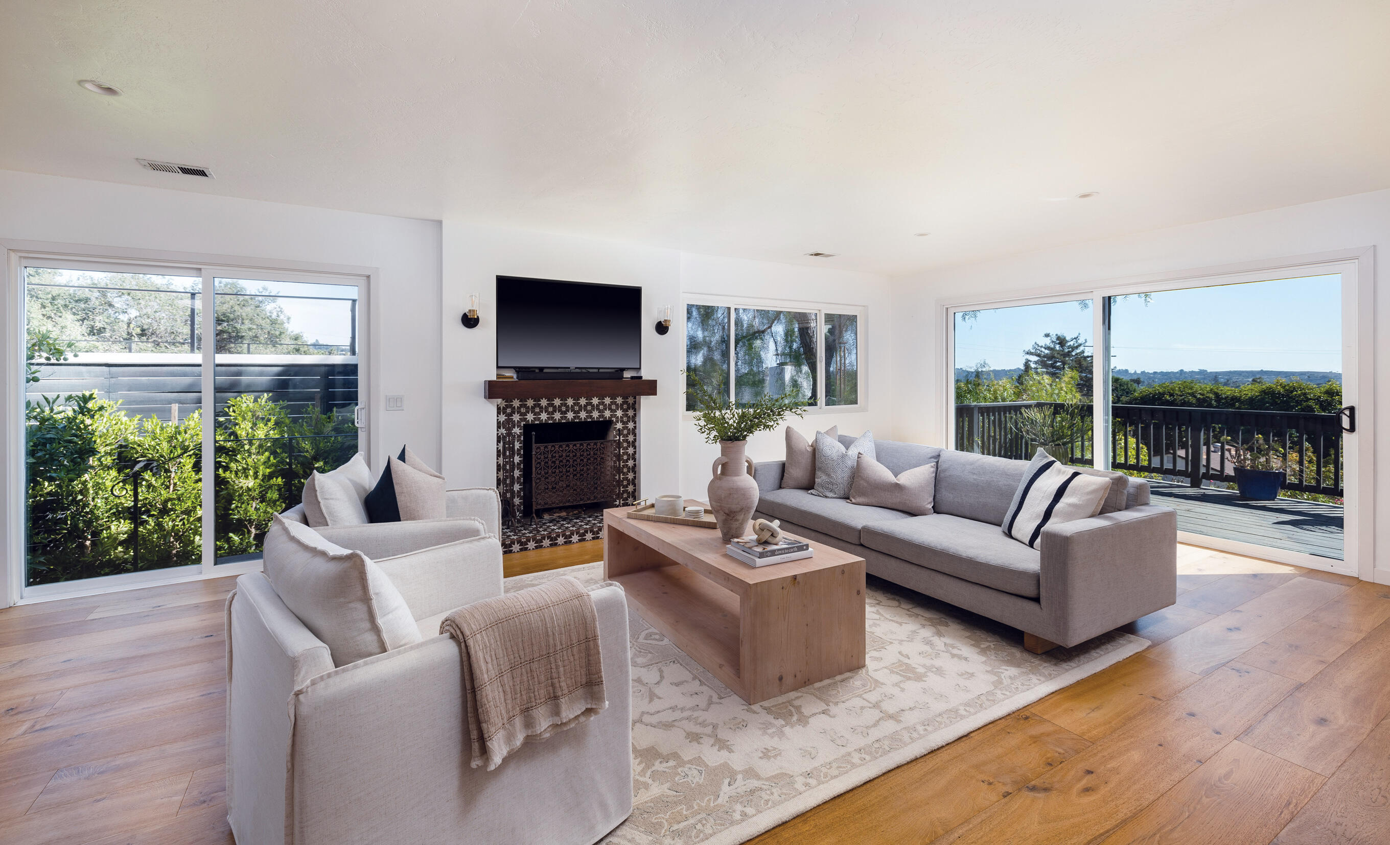 3241 Lucinda Lane