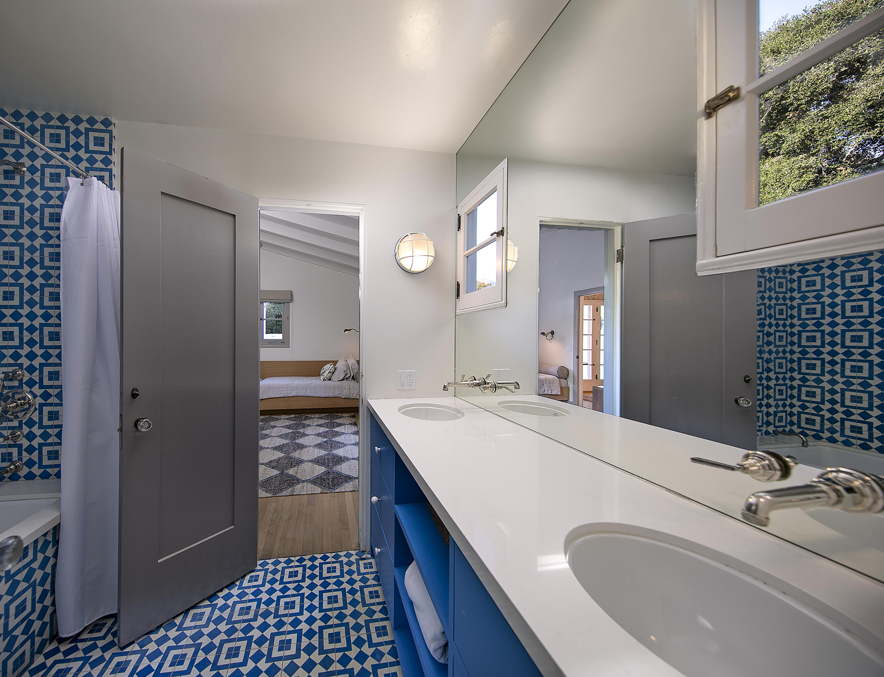 1586 San Leandro Lane