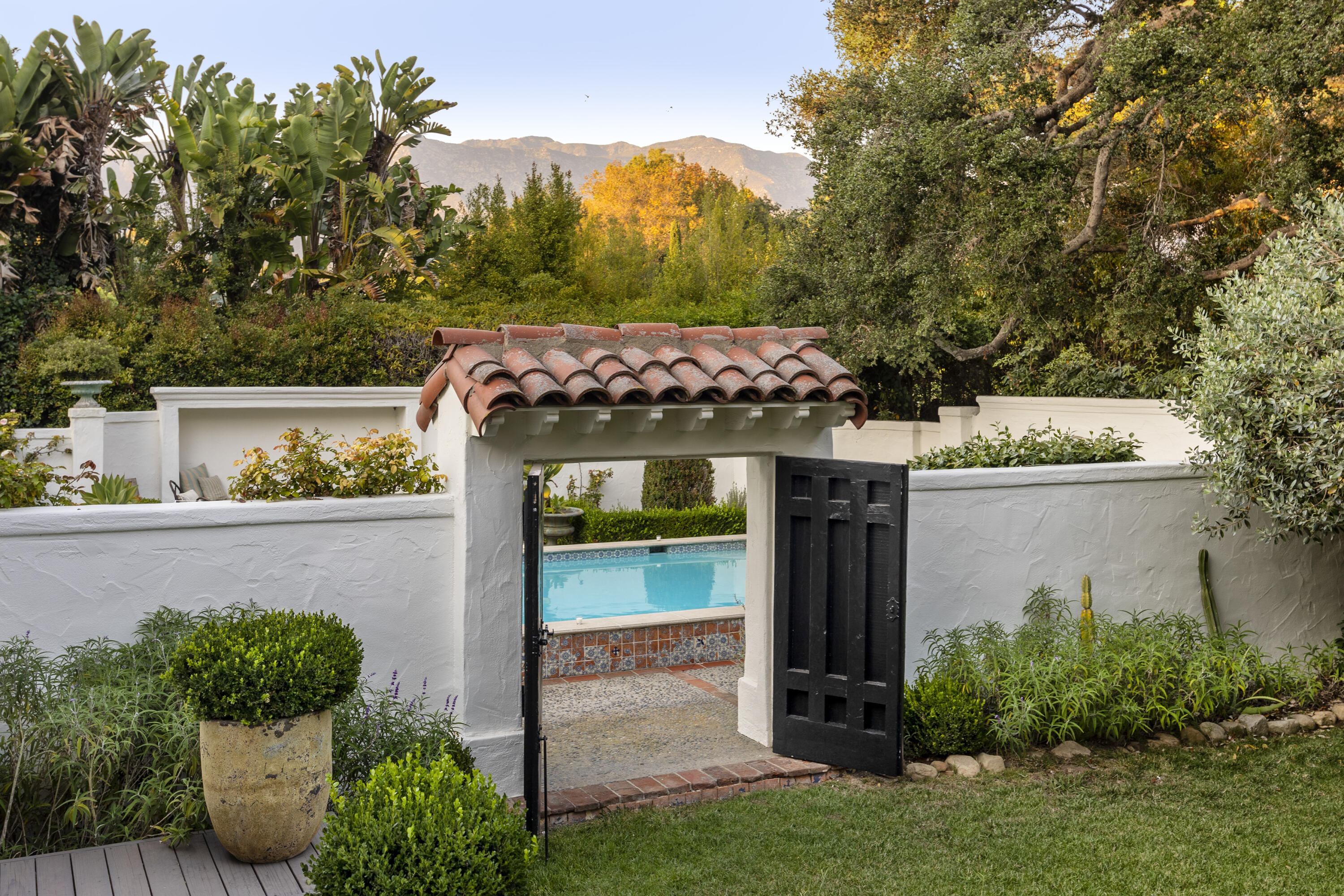 1586 San Leandro Lane