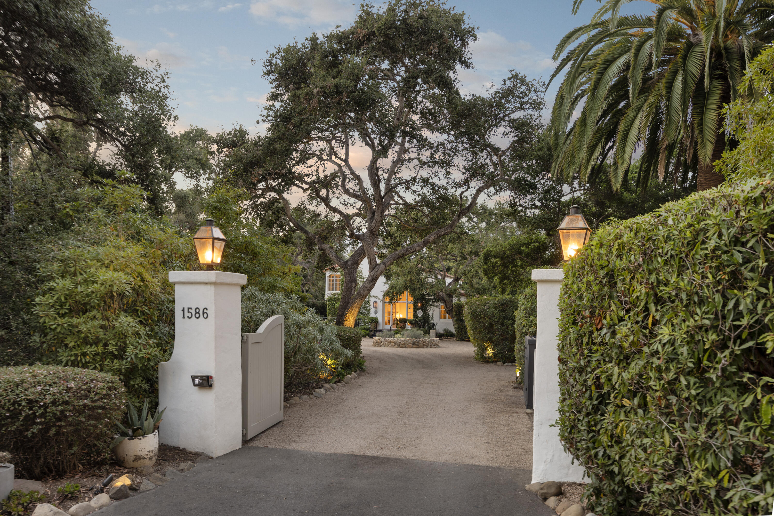 1586 San Leandro Lane