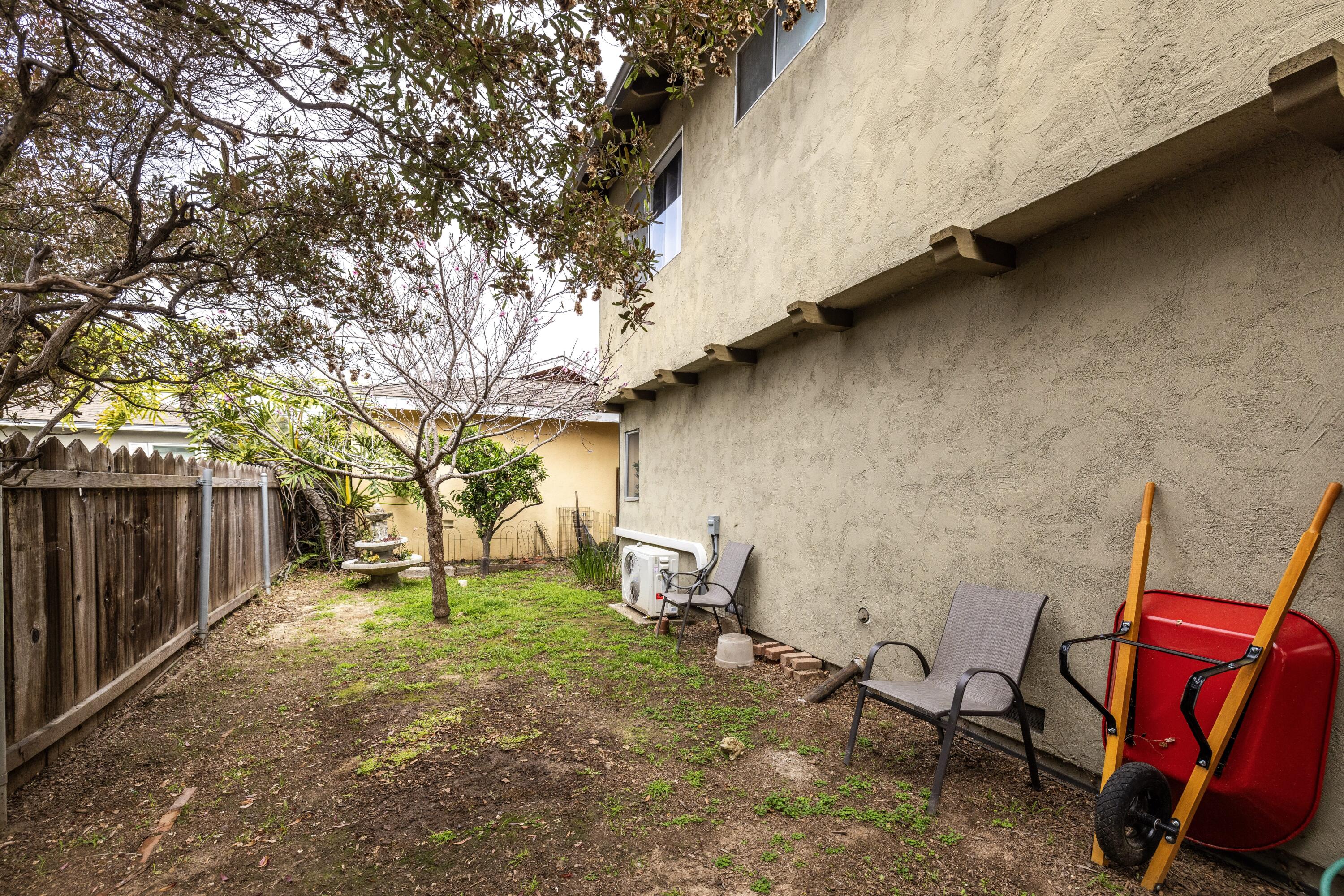 2827-2829 Serena Road
