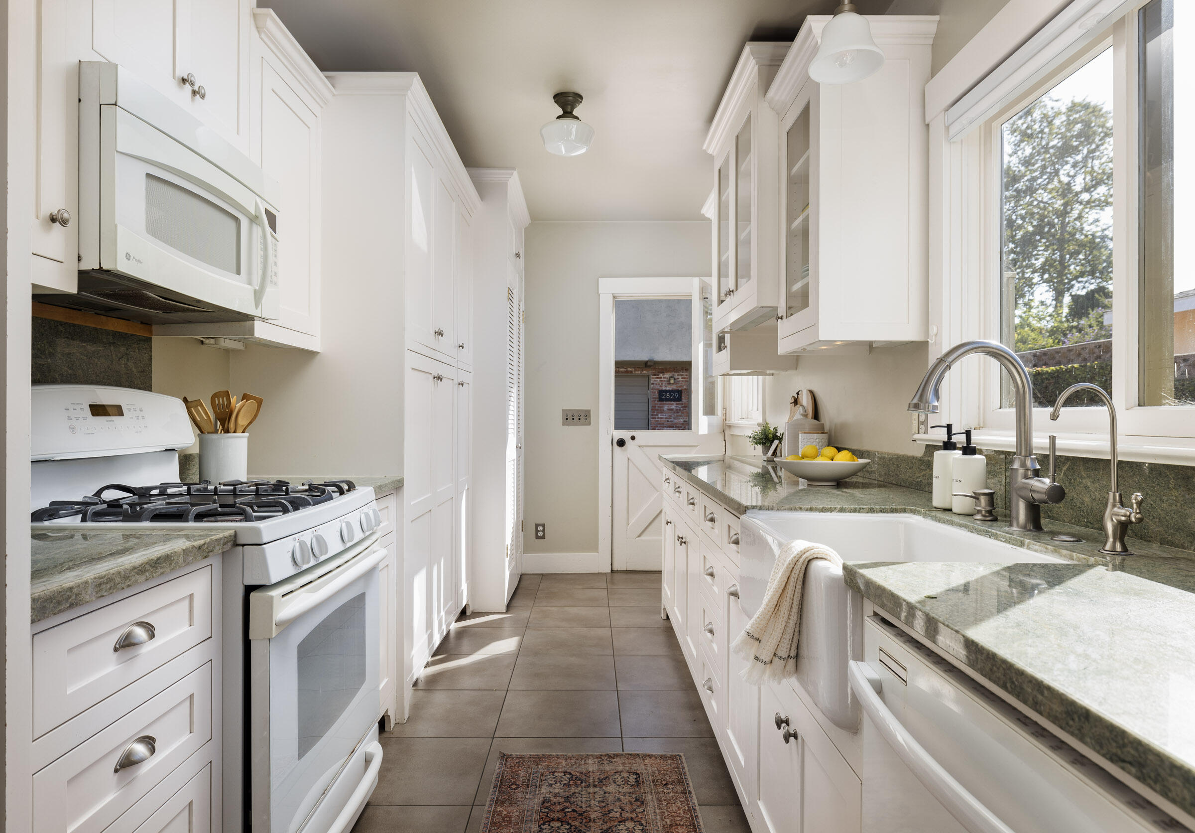 2827-2829 Serena Road